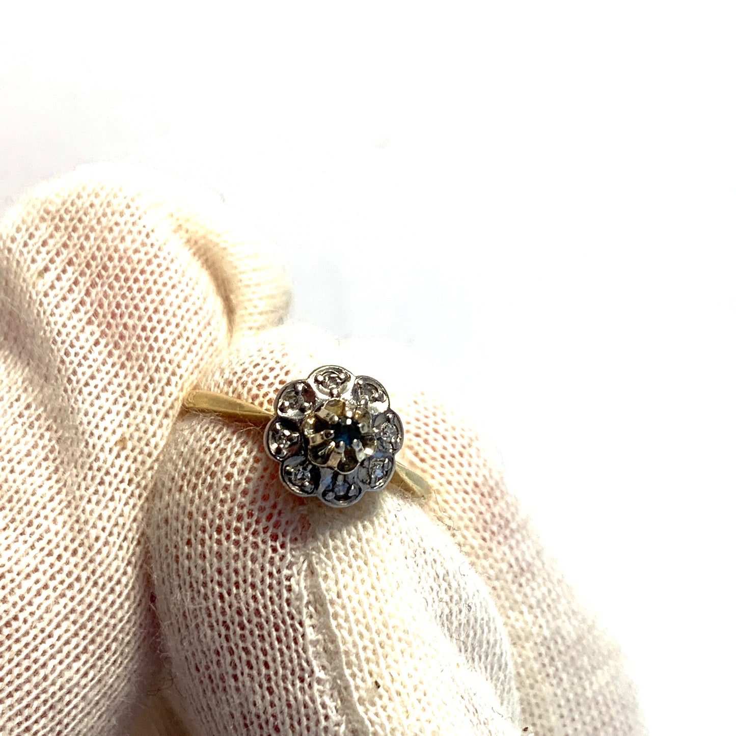 BCK、フィンランド製ヴィンテージ 18K ゴールド ダイヤモンド サファイア リング。