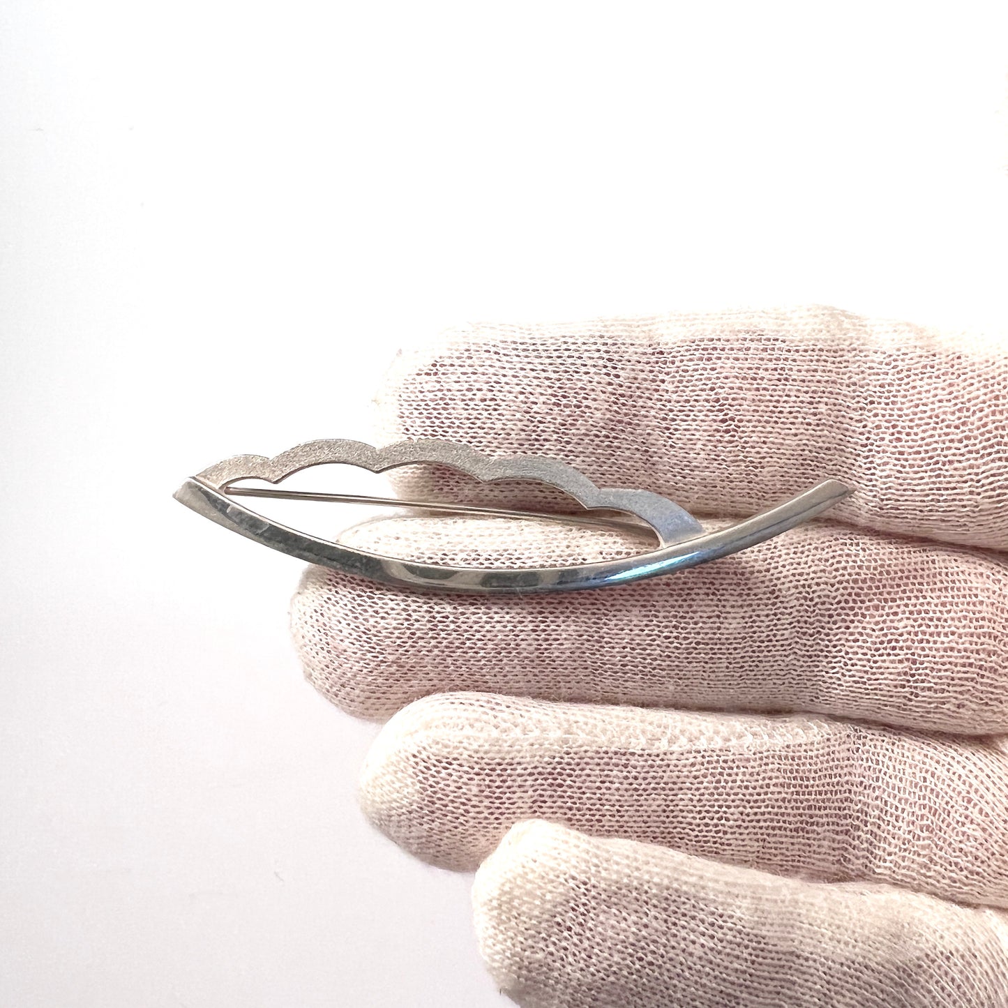 Ilmari Puhakka, for Aarikka Finland year 1990. Sterling Silver Brooch.