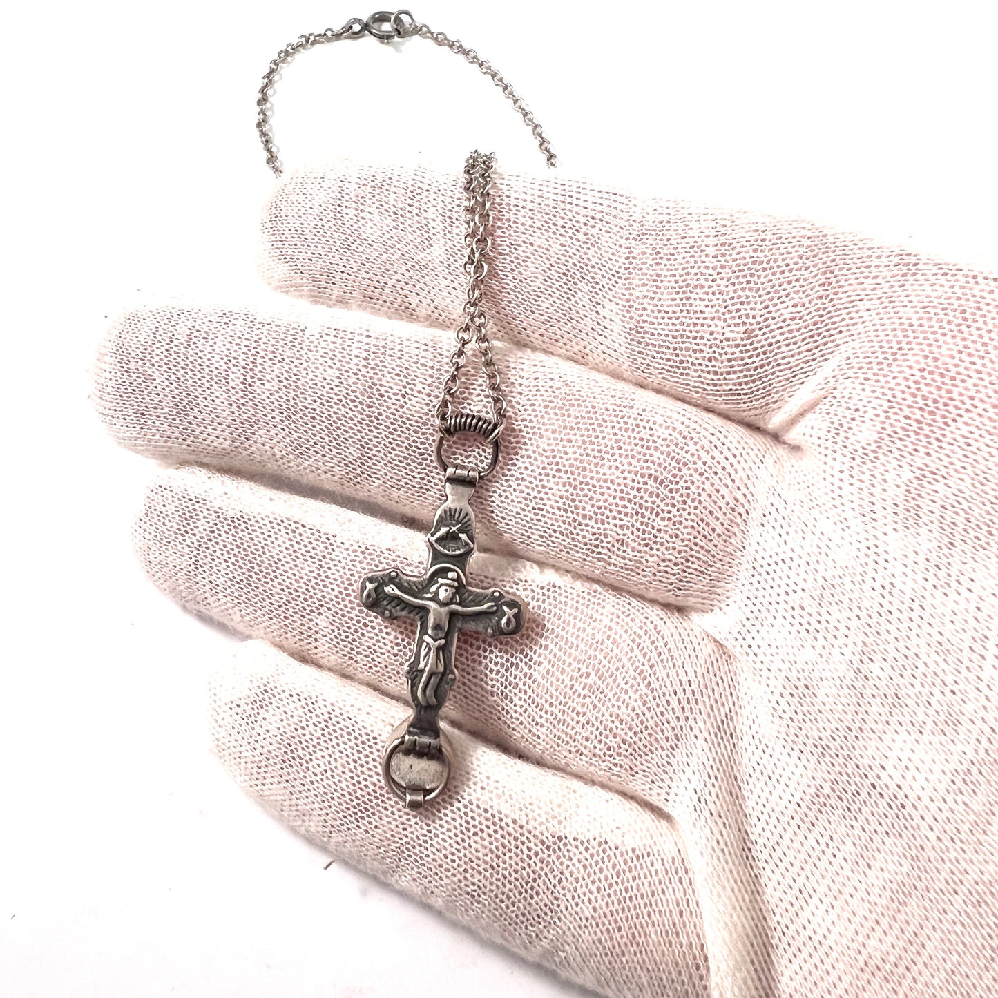 Kalevala Koru, Finland 2003. Sterling Silver Crucifix Pendant Necklace.