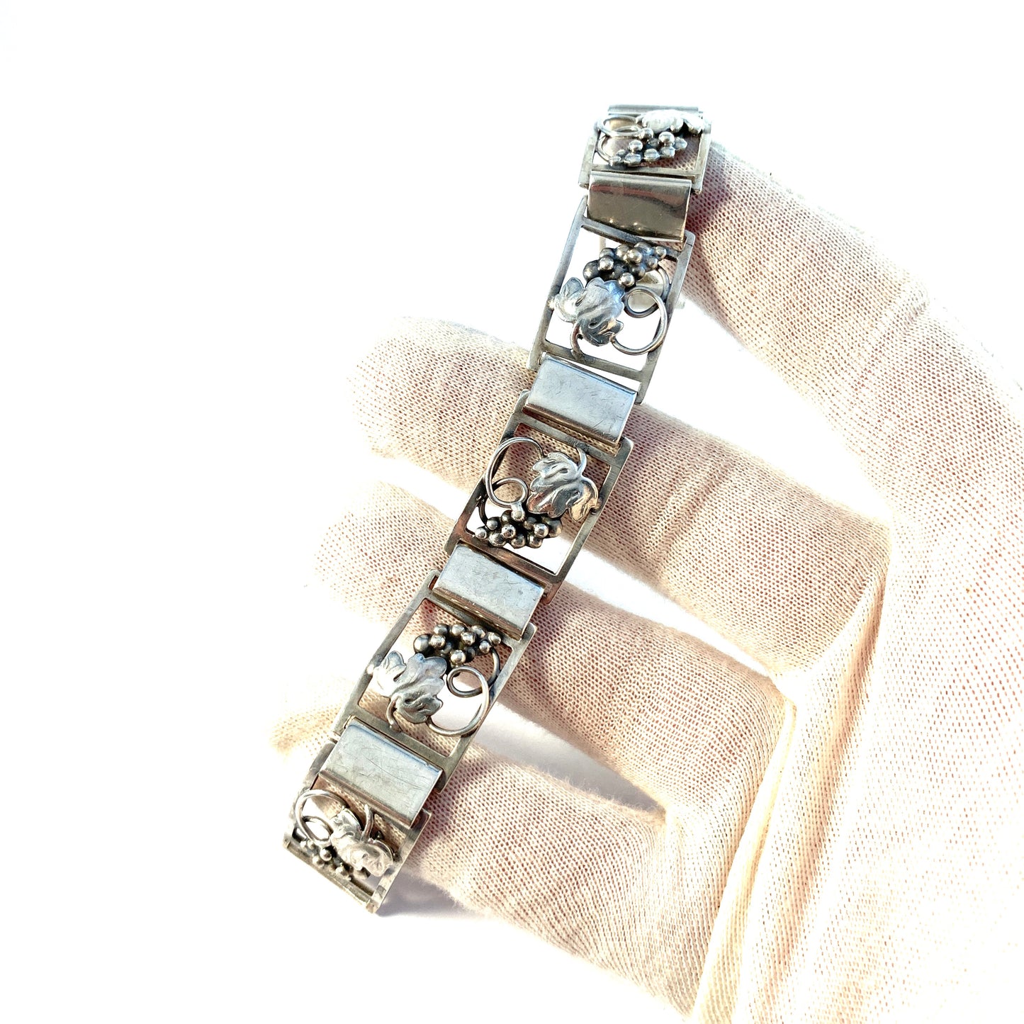 Munksgaard Denmark. Vintage Solid 830 Silver Grape Bracelet.
