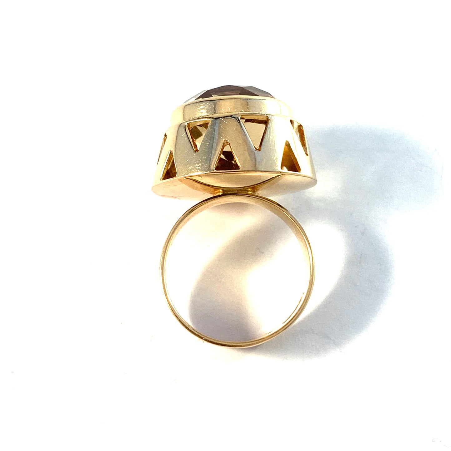 B Bengtsson, Sweden 1971. Bold Handwrought 18k Gold Citrine Ring.