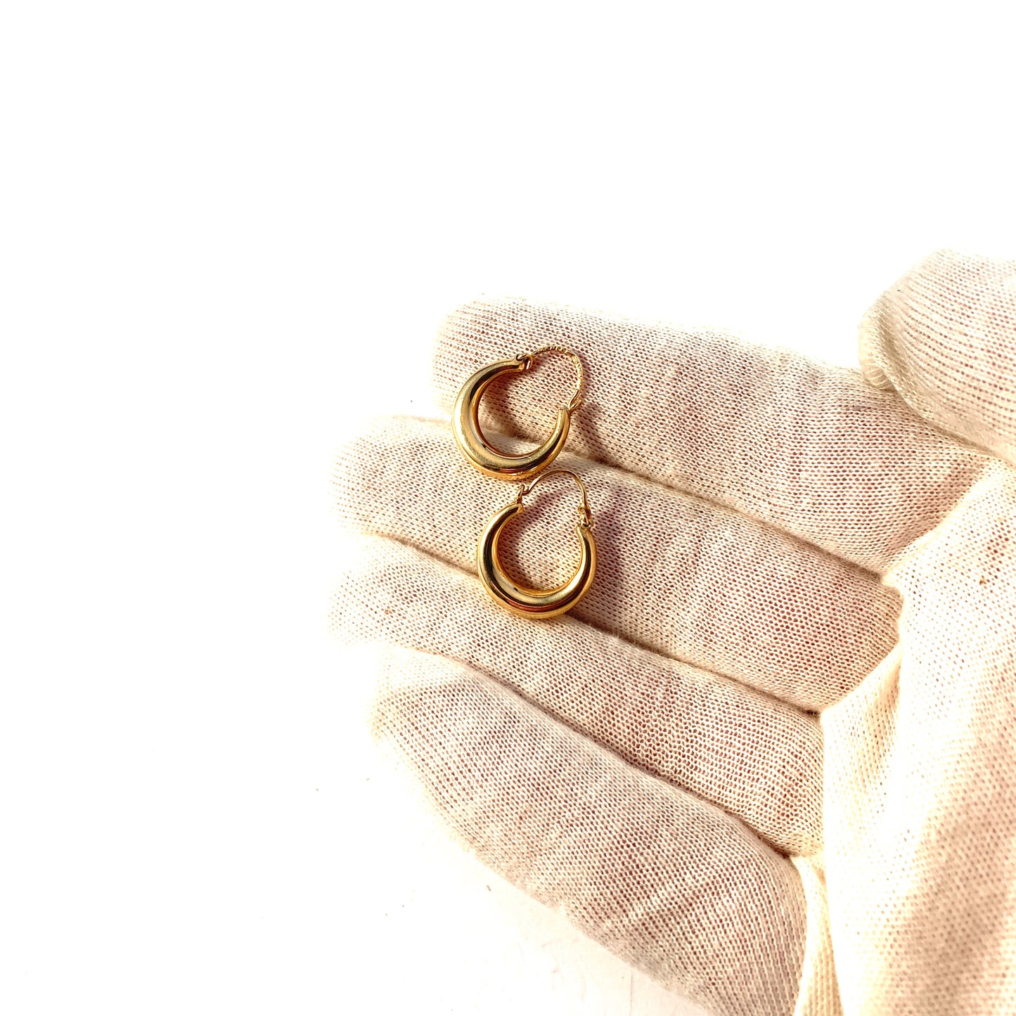 Guldvaruhuset, Stockholm 1962. Vintage 18k Gold Earrings