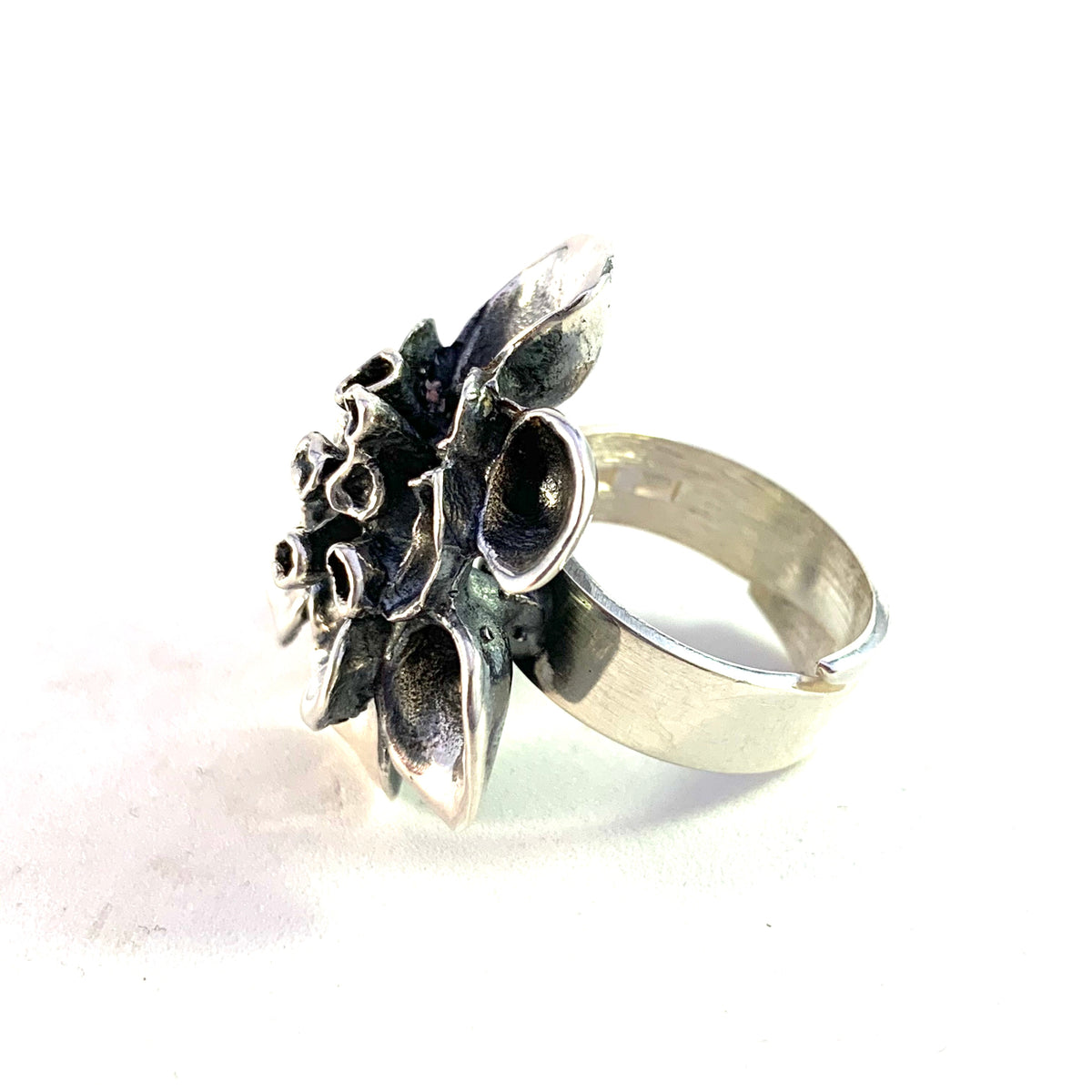 Hannu Ikonen for Valo Koru, Finland 1974 Sterling Silver Reindeer Moss Design Ring.