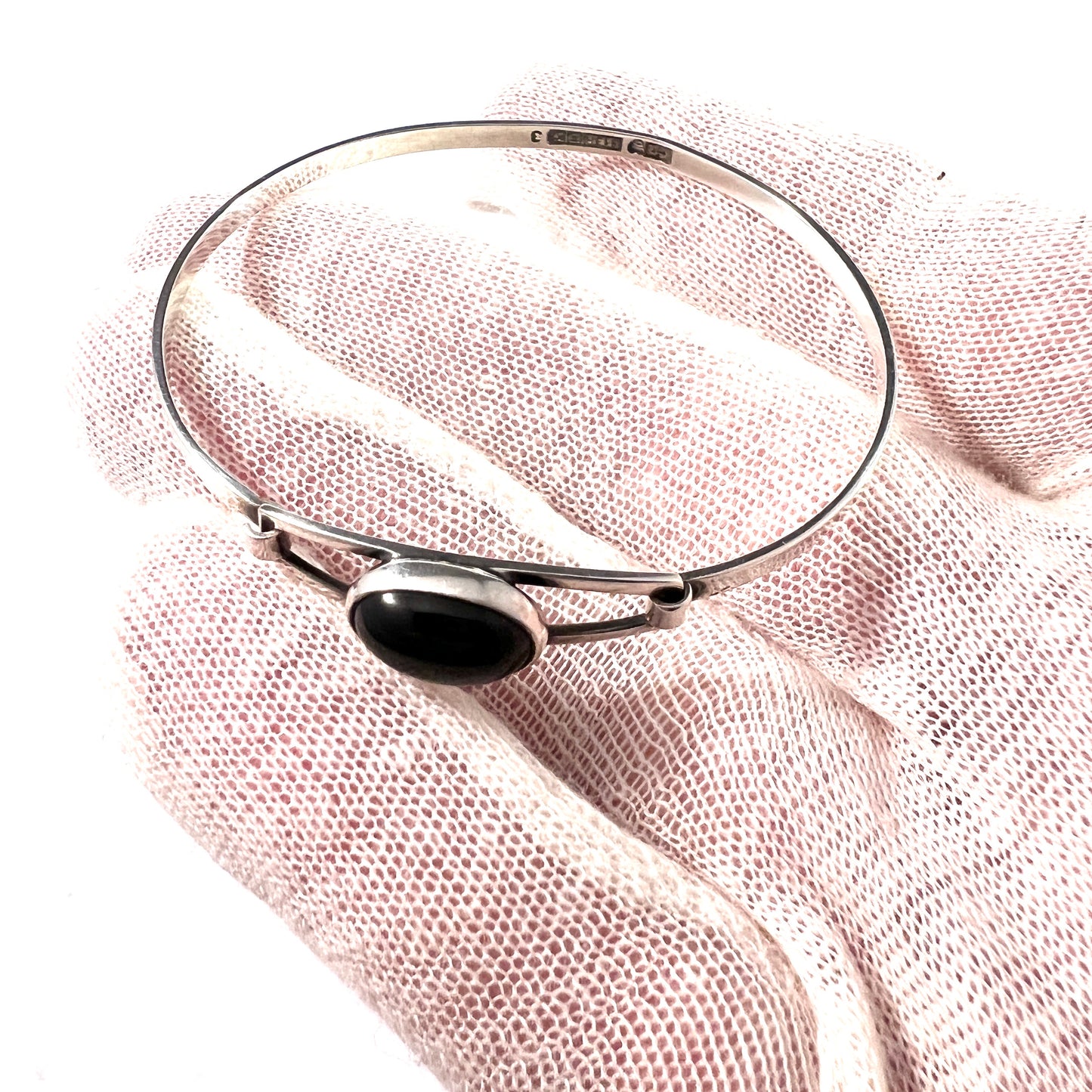 Turun Hopea Finland 1963. Solid Silver Onyx Hinged Bangle Bracelet.