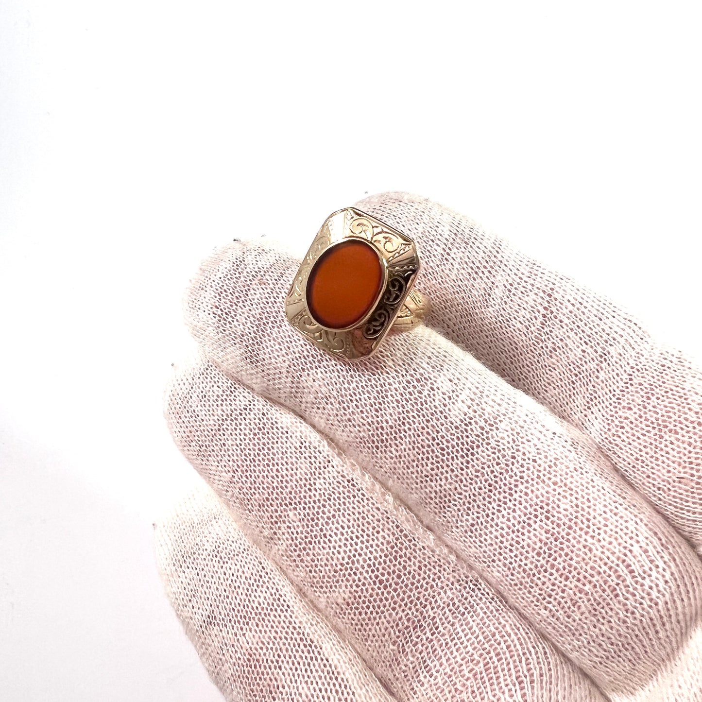 Sweden. Antique Victorian 18k Gold Carnelian Ring.