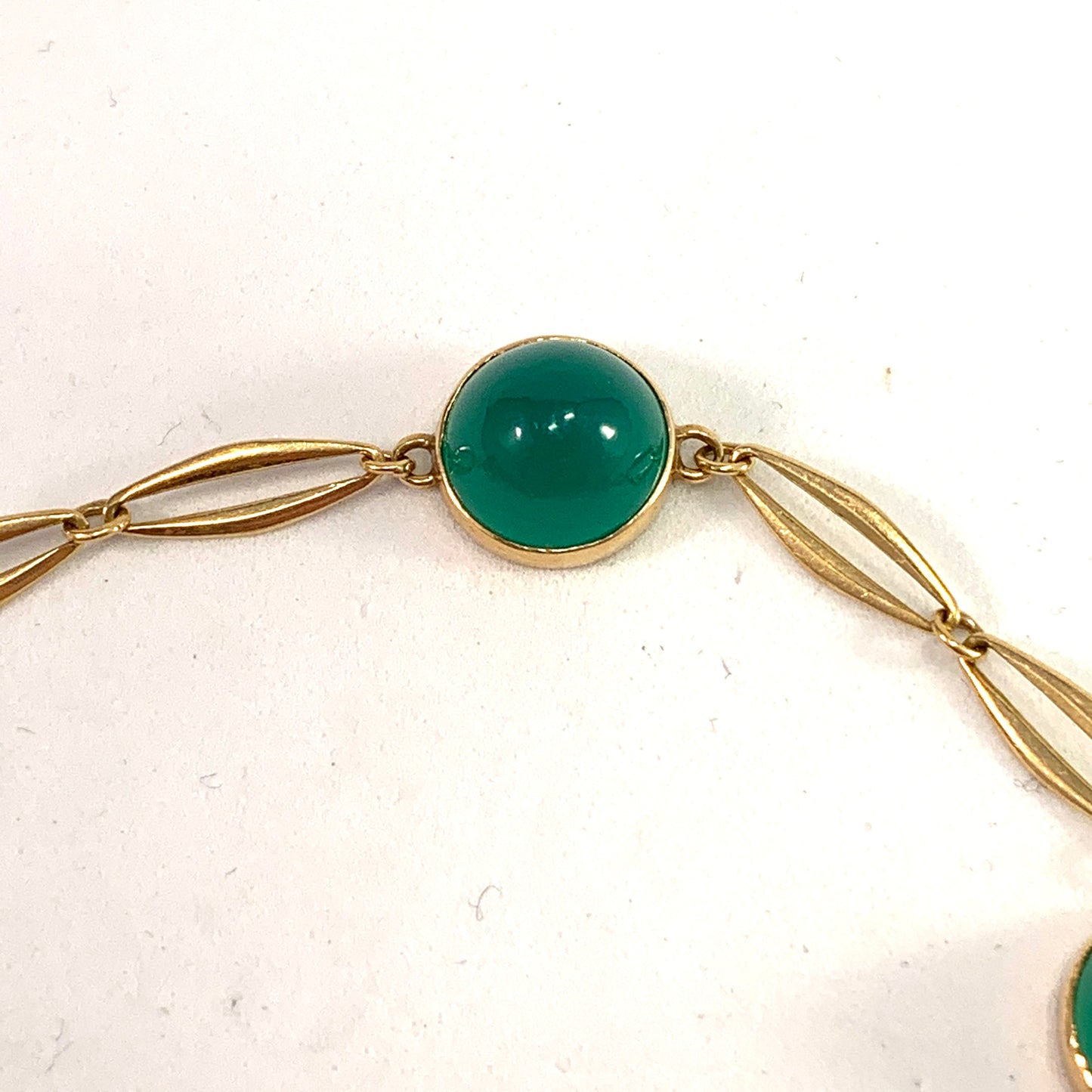 Vintage 18K Gold Chrysoprase Bracelet.