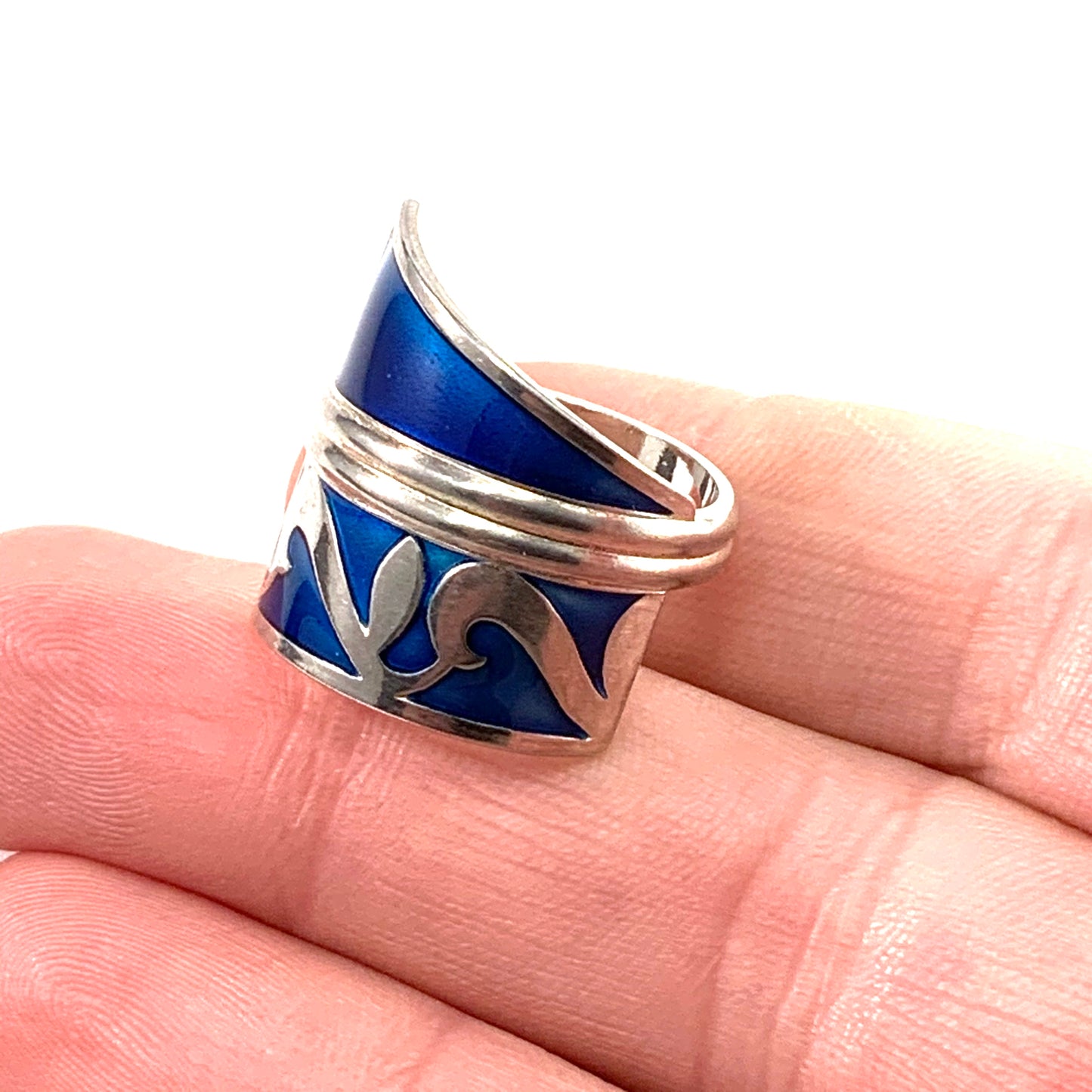 David-Andersen designer Millie Behrens Vintage Sterling Silver Blue Enamel Adjustable Size Ring.