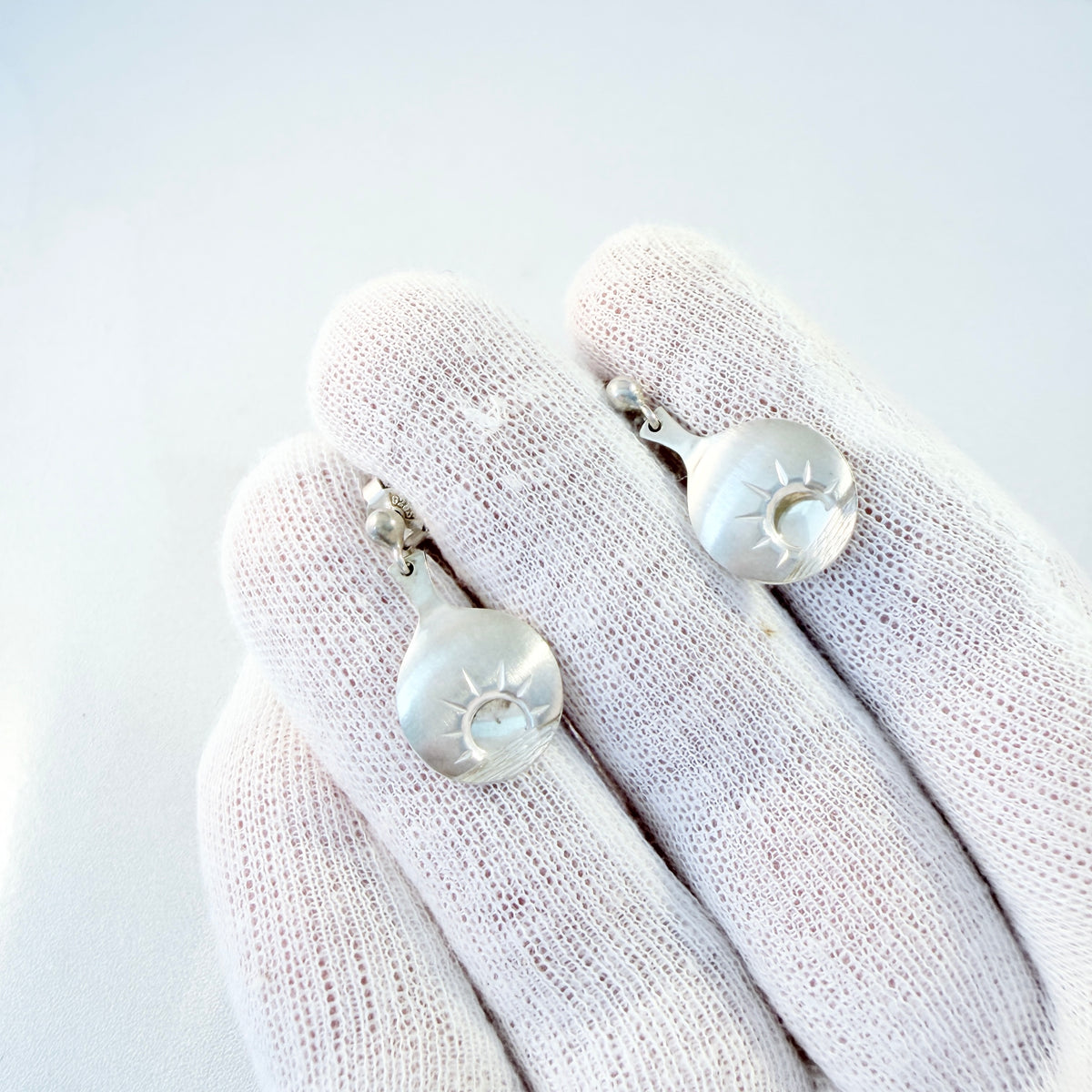 Midnattssolsmycket, Sweden 1995. Vintage Sterling Silver Midnight Sun Earrings.