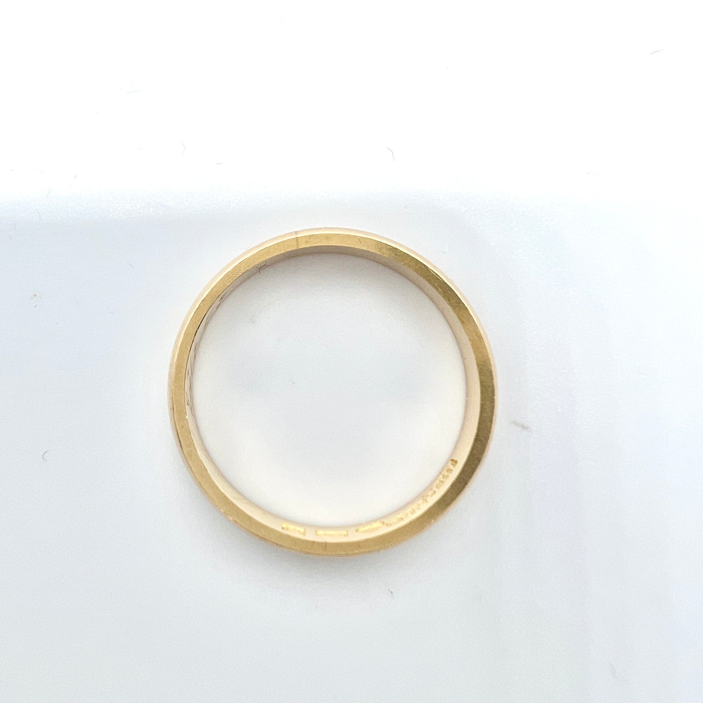 N Selander, Sweden 1909. Antique 18k Gold Wedding Band Ring.