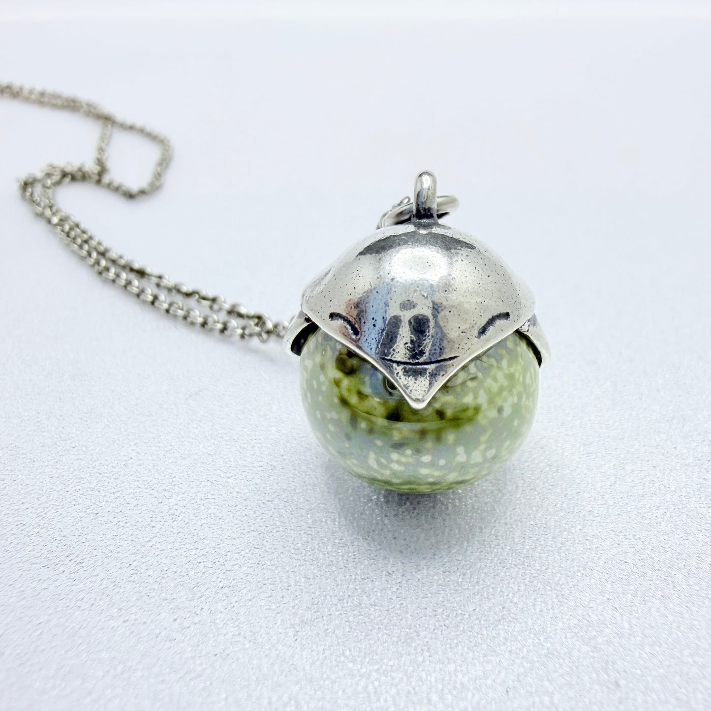 Kalevala Koru, Finland. Vintage Sterling Silver Ceramic Bird Pendant Long Chain Necklace