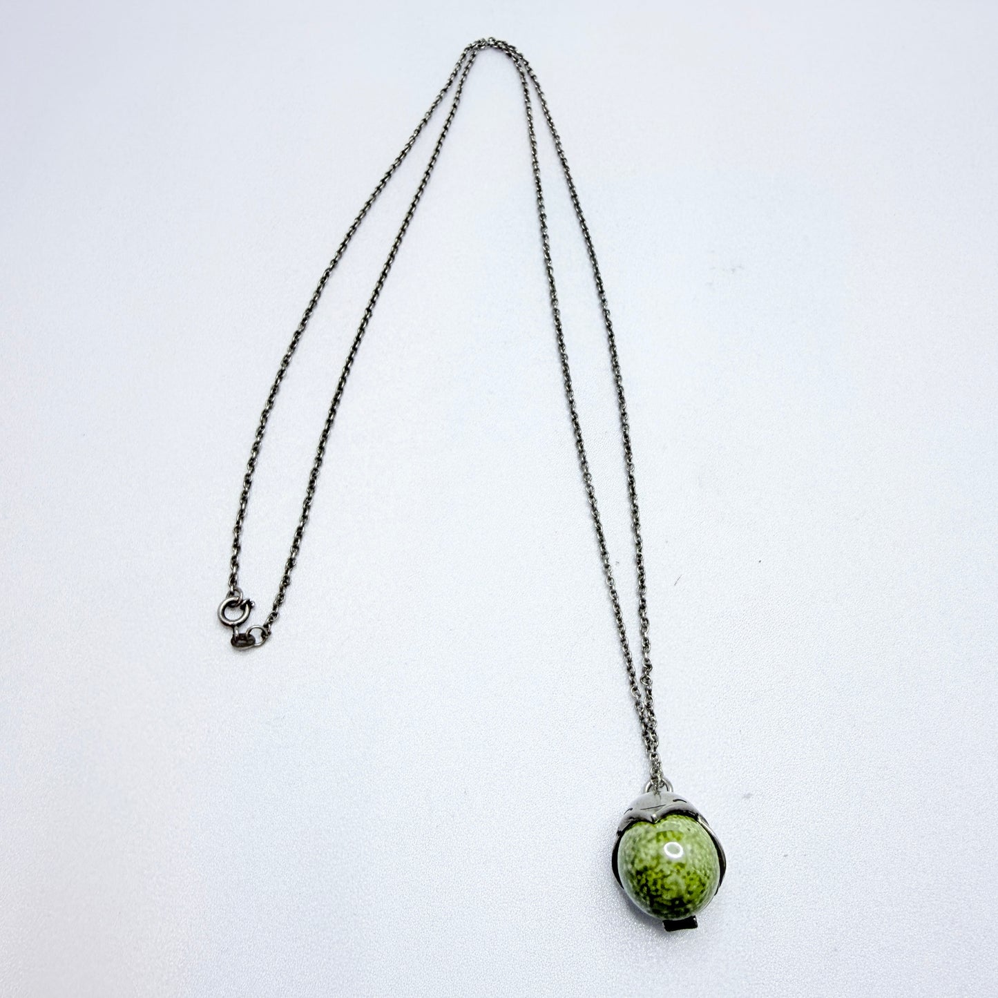 Kalevala Koru, Finland. Vintage Sterling Silver Ceramic Bird Pendant Long Chain Necklace