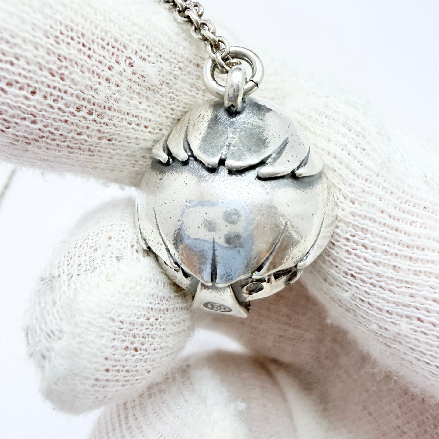 Kalevala Koru, Finland. Vintage Sterling Silver Ceramic Bird Pendant Long Chain Necklace