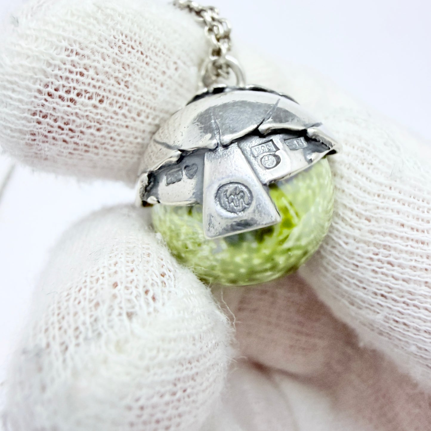 Kalevala Koru, Finland. Vintage Sterling Silver Ceramic Bird Pendant Long Chain Necklace