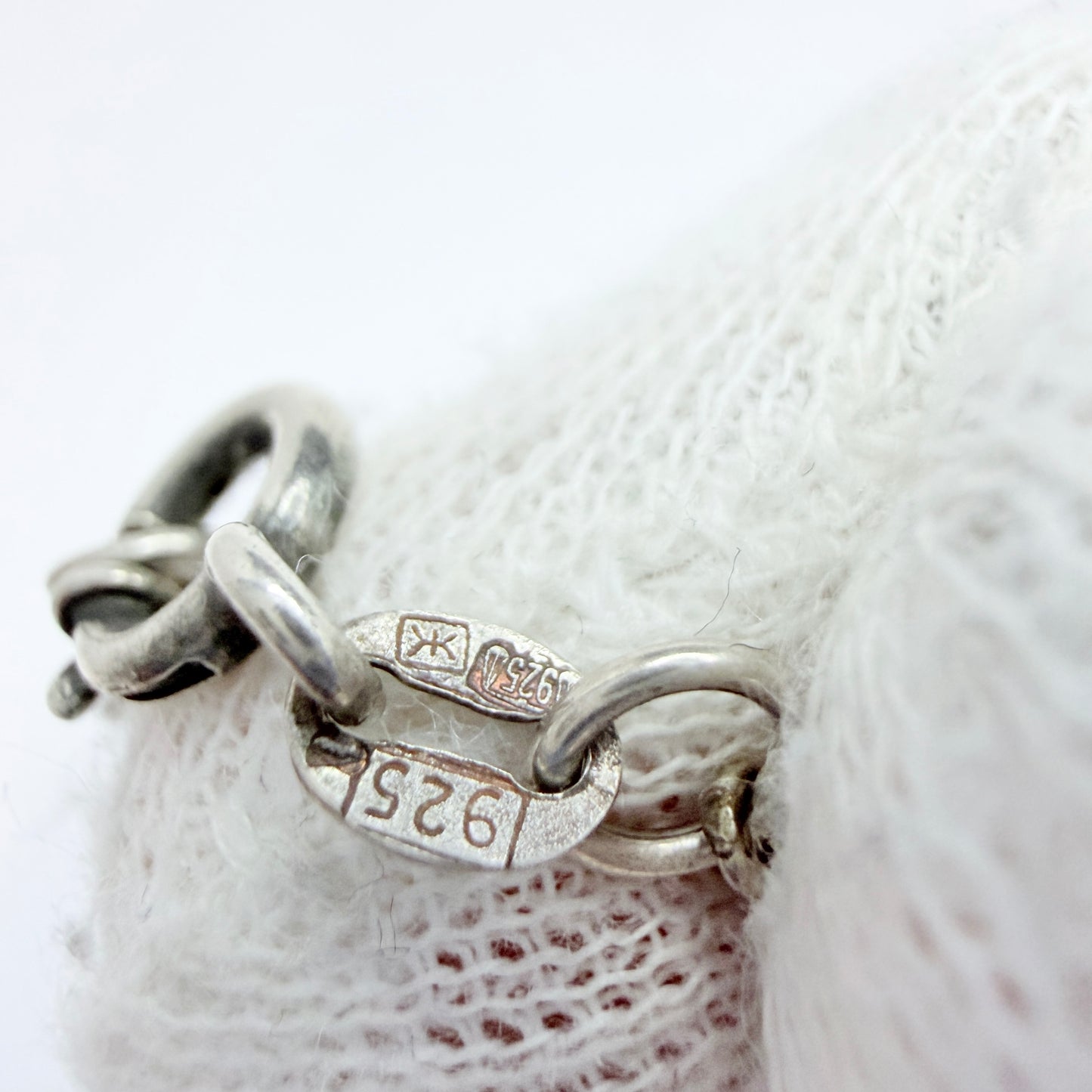 Kalevala Koru, Finland. Vintage Sterling Silver Ceramic Bird Pendant Long Chain Necklace
