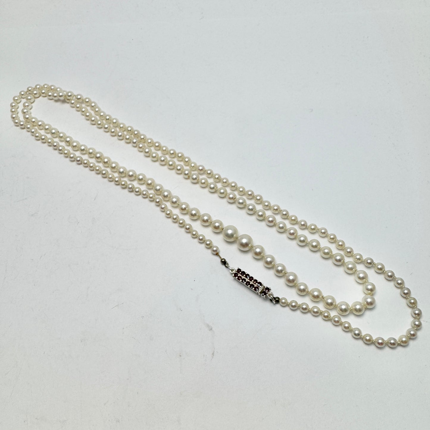 Vintage 39.7in / 101cm Cultured Pearl Silver Garnet Clasp Necklace.