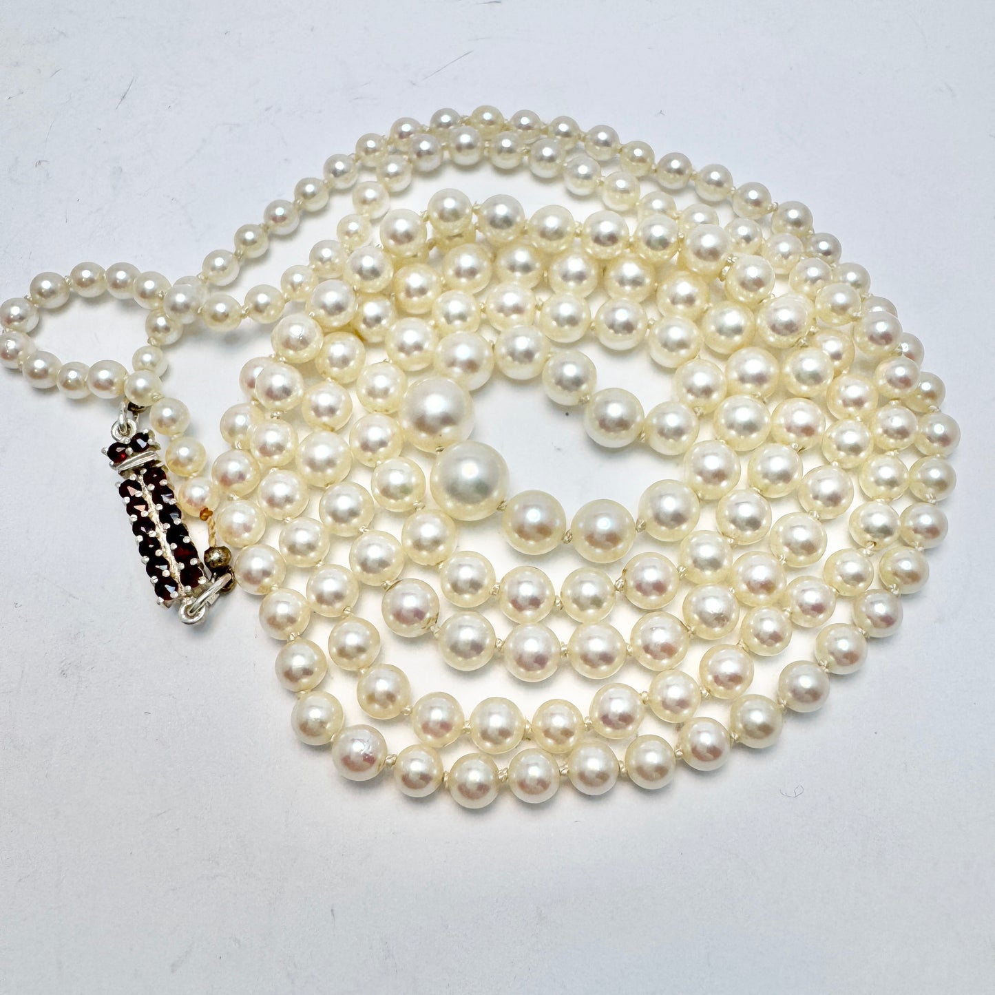 Vintage 39.7in / 101cm Cultured Pearl Silver Garnet Clasp Necklace.