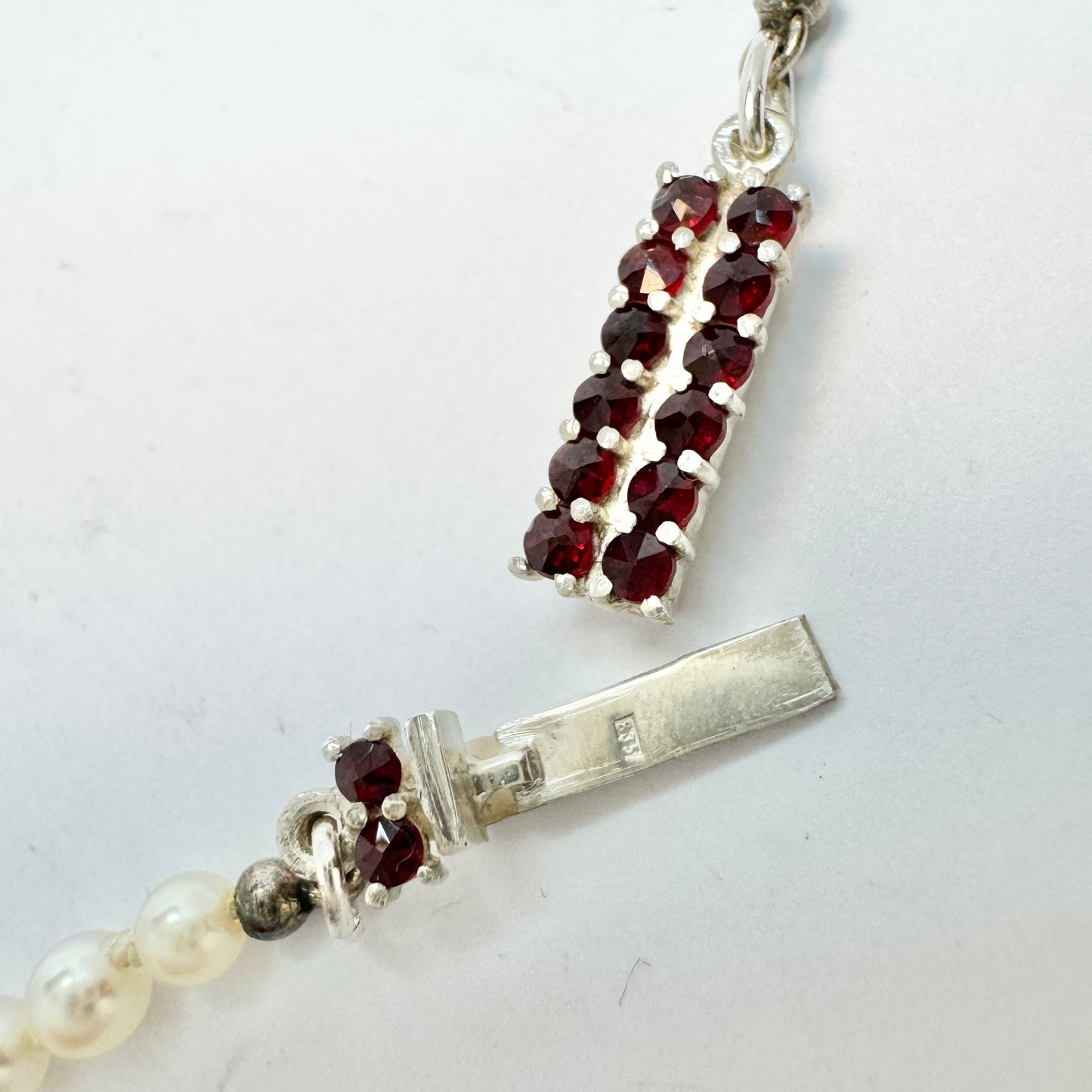Vintage 39.7in / 101cm Cultured Pearl Silver Garnet Clasp Necklace.
