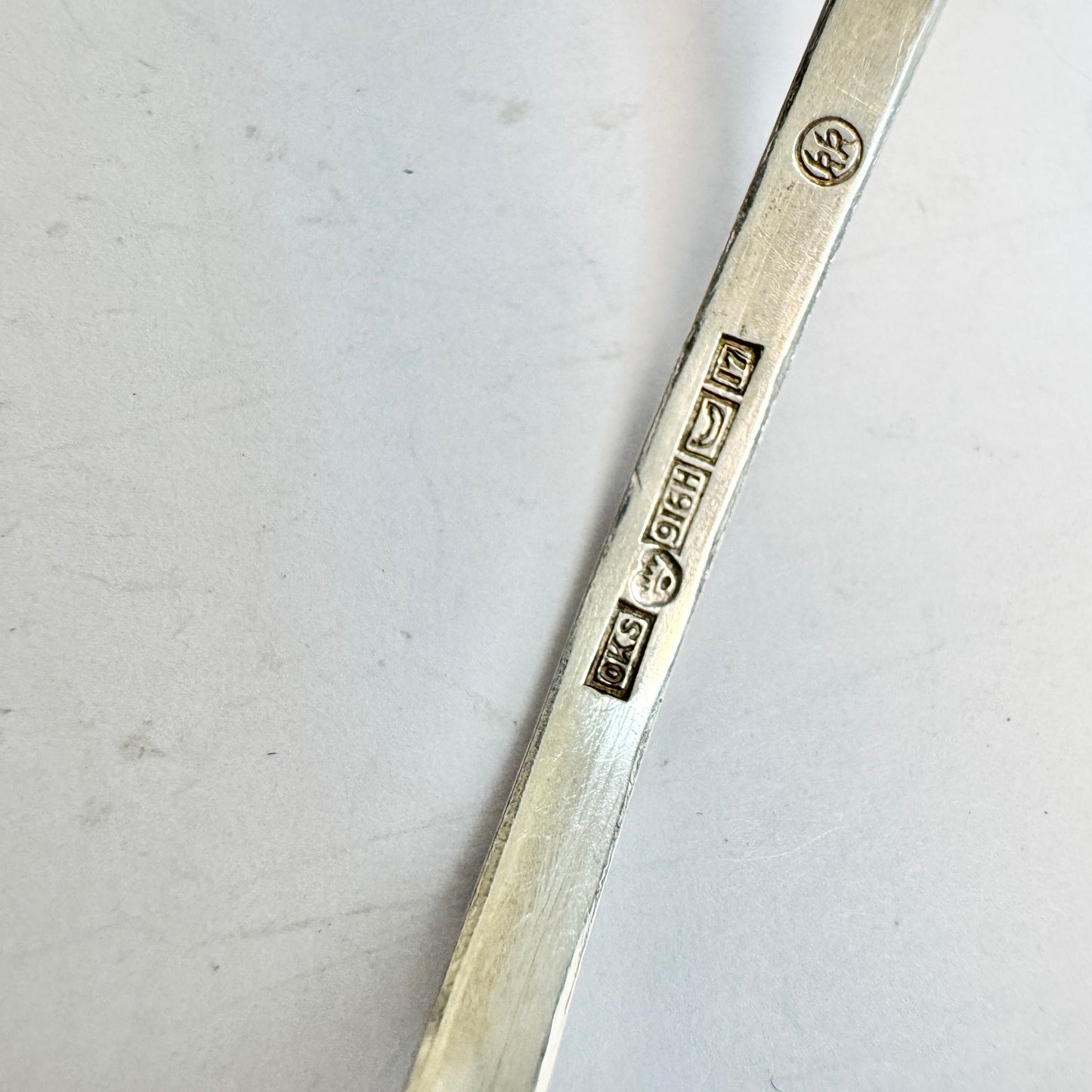 Olli K. Salmi, Kalevala Koru, Finland 1962. Vintage Solid Silver Bangle Bracelet.