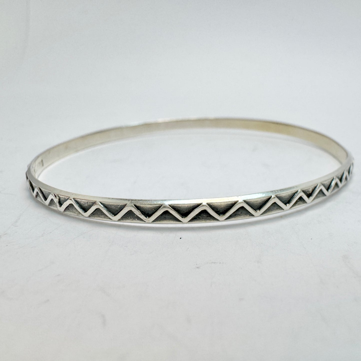 Olli K. Salmi, Finland 1961. Vintage Solid Silver Bangle Bracelet.