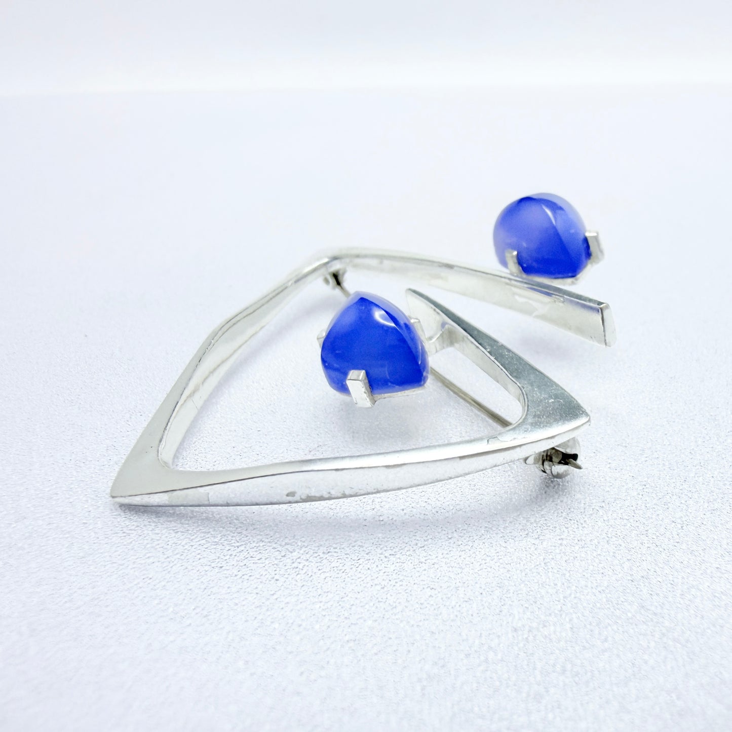 Vintage ca 1960-70s. Large Modernist Solid Silver Chalcedony Brooch.