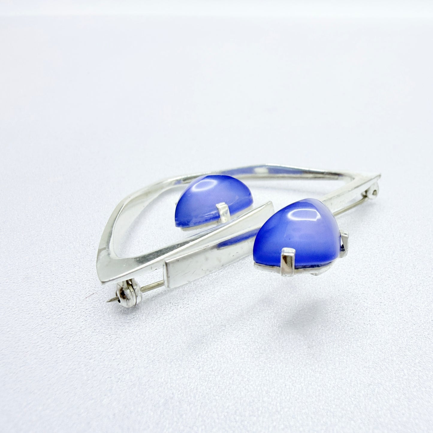 Vintage ca 1960-70s. Large Modernist Solid Silver Chalcedony Brooch.
