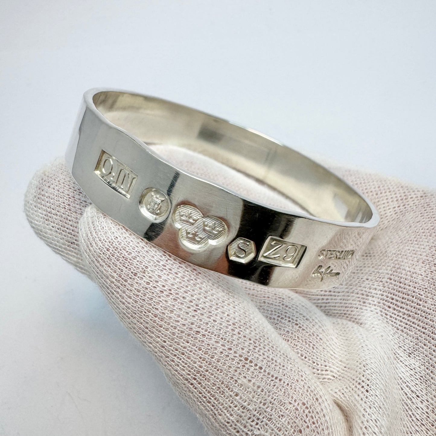 Owe Johansson, Sweden 1974. Massive Vintage Sterling Silver Bangle Bracelet.