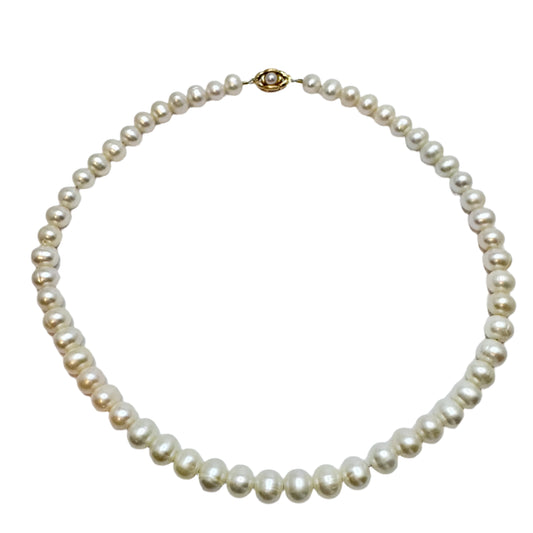 JKa Kohle, Germany. Vintage Baroque 9mm Pearl 18k Gold Clasp Necklace