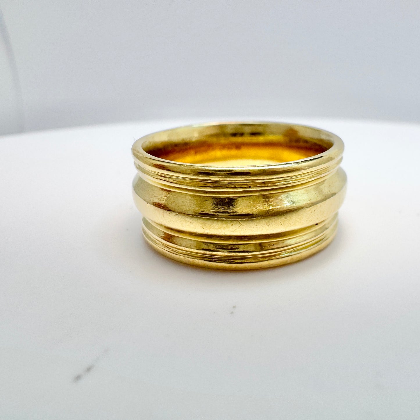 Bengt Hallberg, Sweden. Vintage 18k Gold Viking Copy Female Wedding Band Ring.