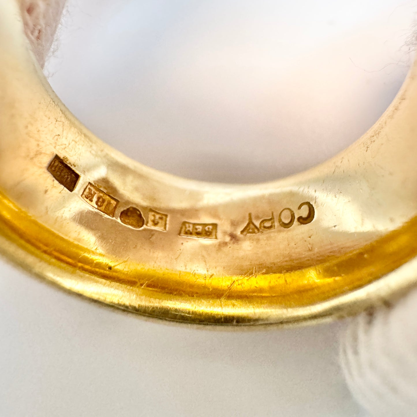 Bengt Hallberg, Sweden. Vintage 18k Gold Viking Copy Female Wedding Band Ring.