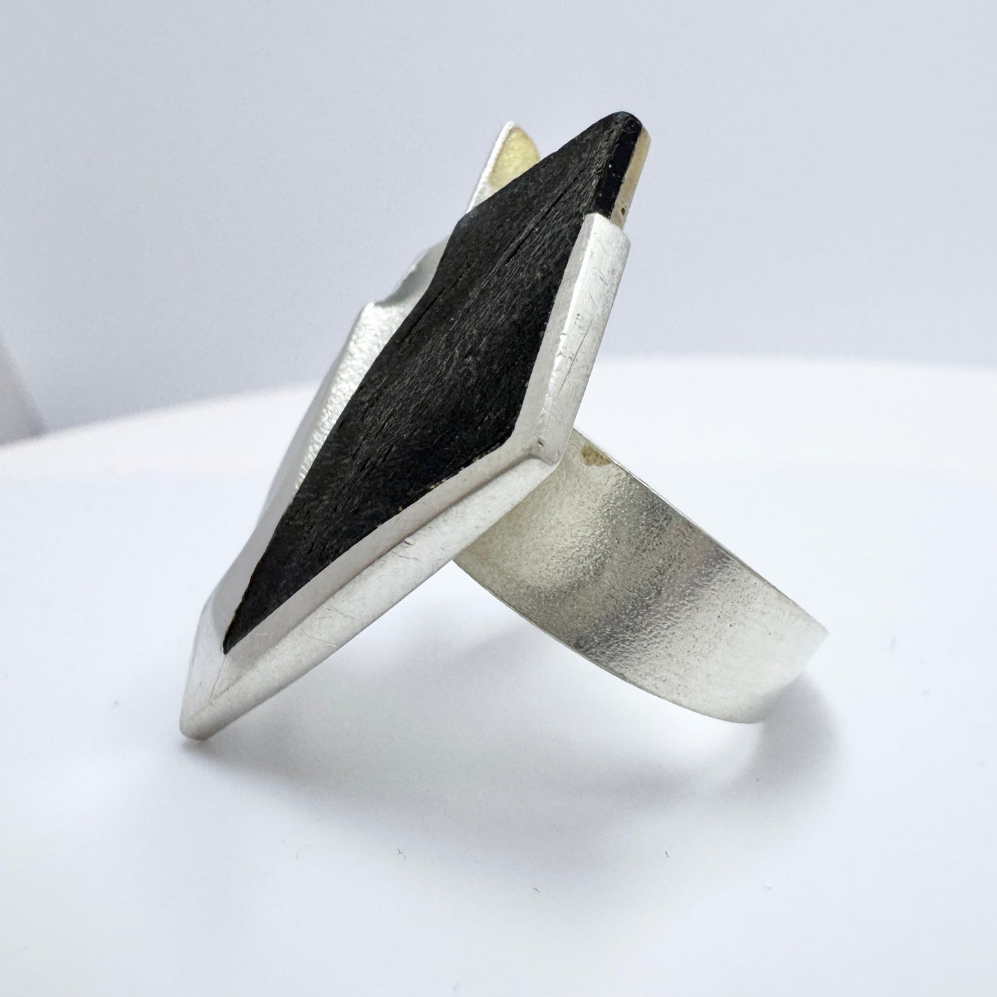 Zoltan Popovits for Lapponia, Finland 1986. Bold Vintage Sterling Silver Ebony Ring