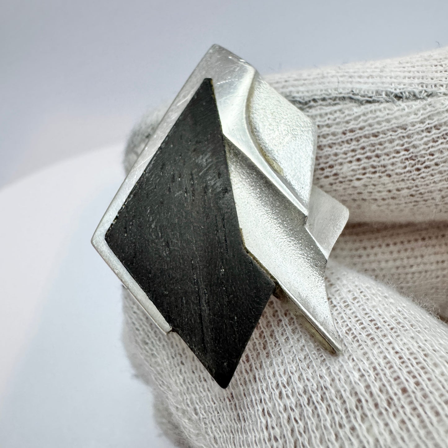 Zoltan Popovits for Lapponia, Finland 1986. Bold Vintage Sterling Silver Ebony Ring