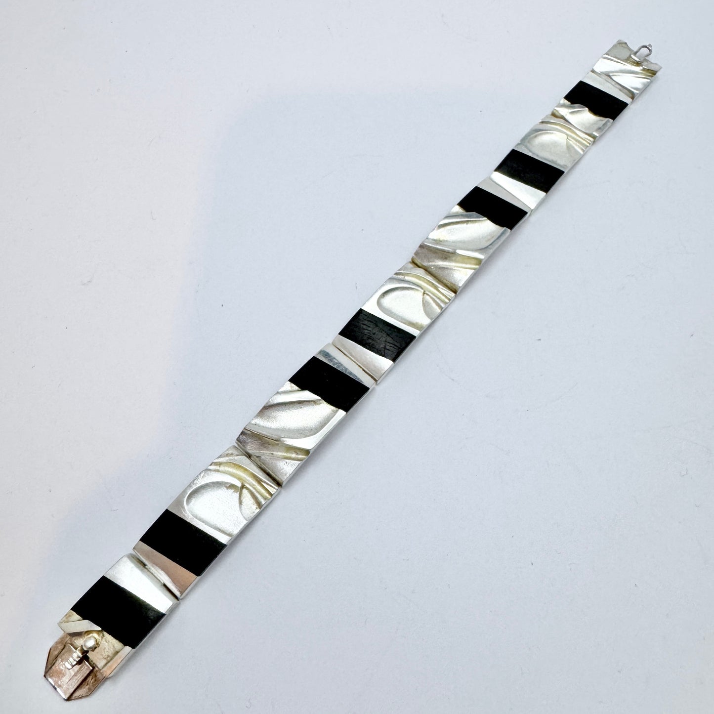 Zoltan Popovits for Lapponia, Finland 1986. Vintage Sterling Silver Ebony Bracelet