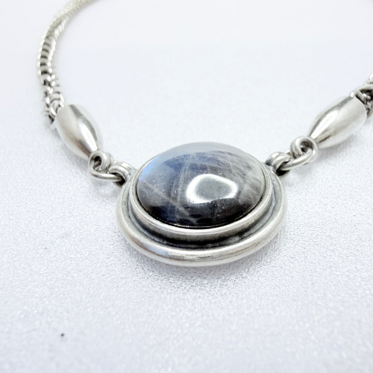 Kalevala Koru, Finland. Vintage Sterling Silver Spectrolite Pendant Necklace.