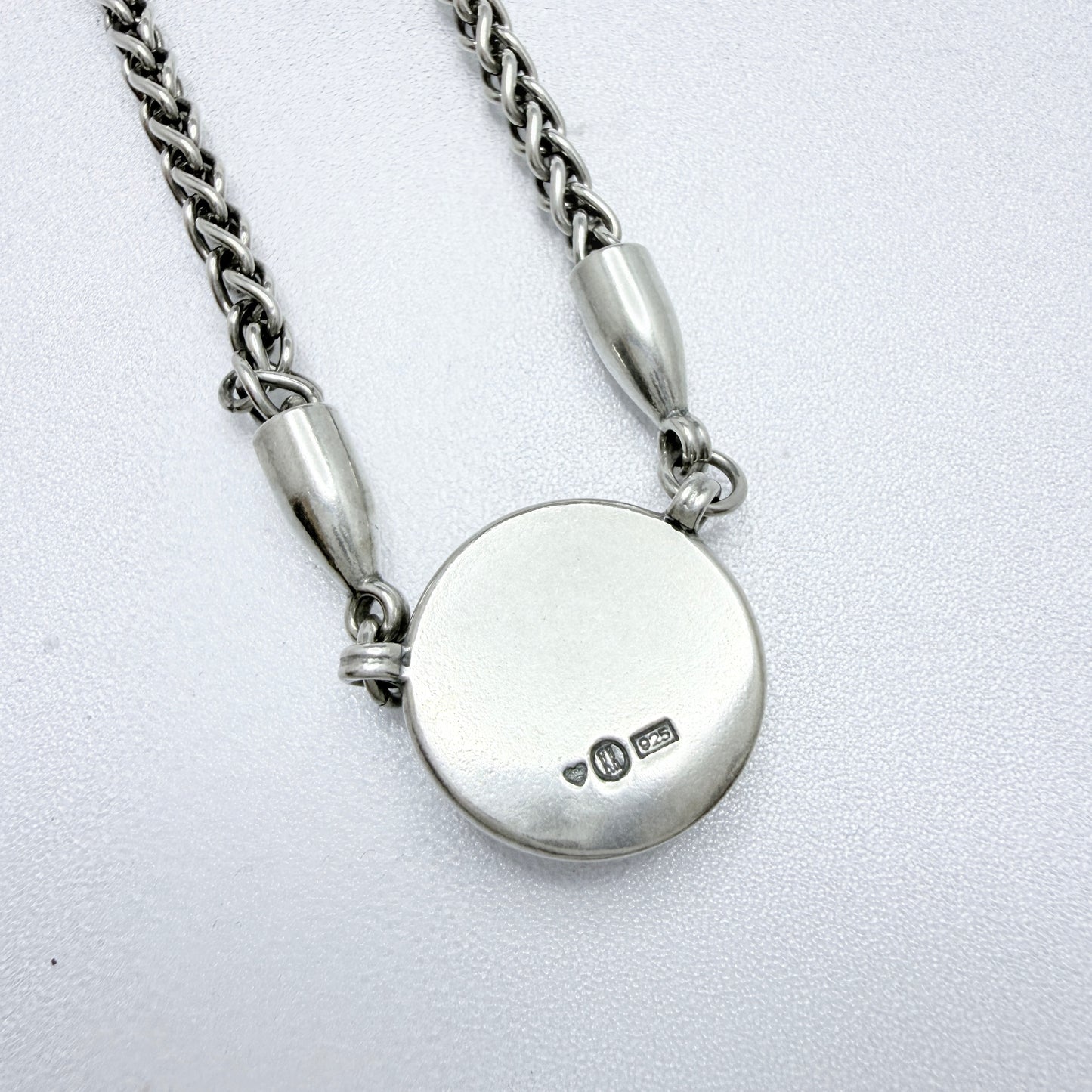 Kalevala Koru, Finland. Vintage Sterling Silver Spectrolite Pendant Necklace.