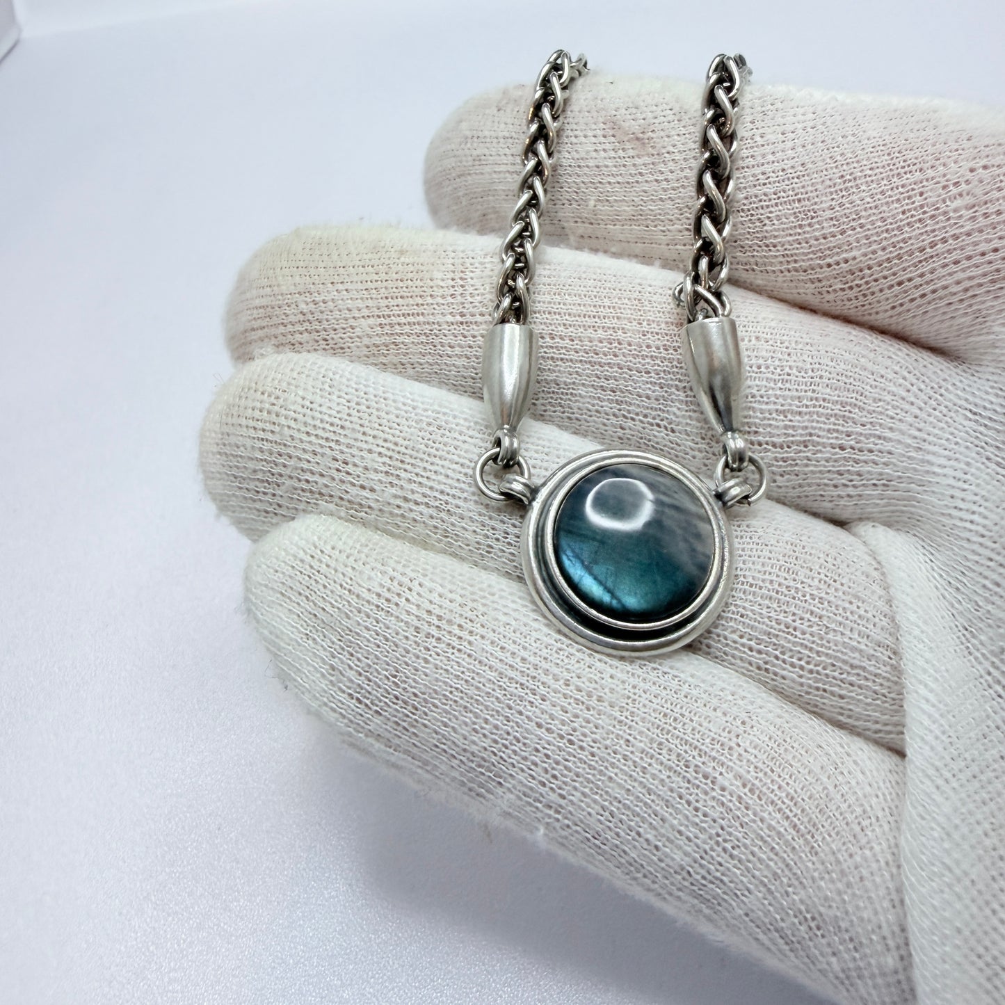 Kalevala Koru, Finland. Vintage Sterling Silver Spectrolite Pendant Necklace.