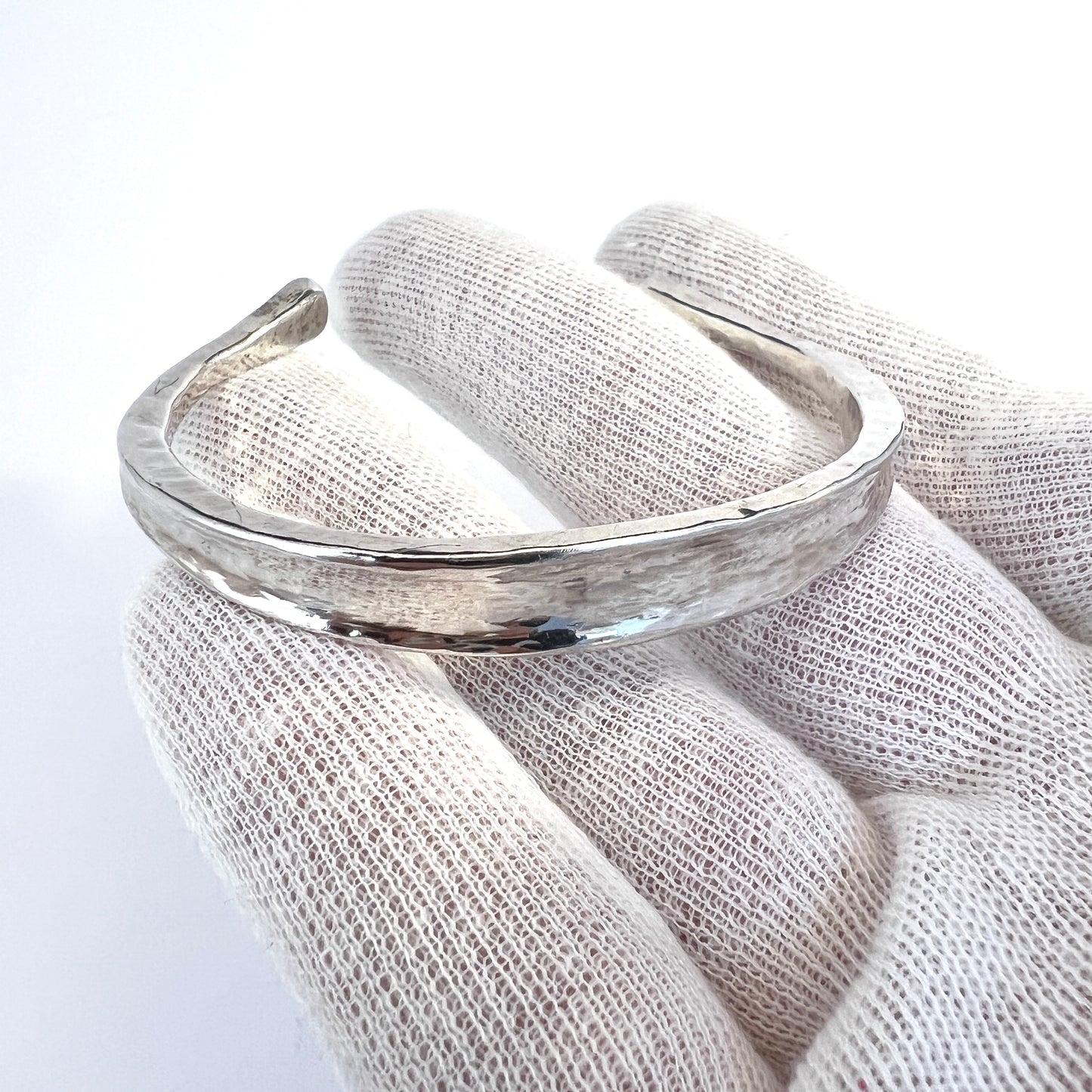 Claes E Giertta, Stockholm 1973 Sterling Silver Open Bangle Bracelet. Signed.