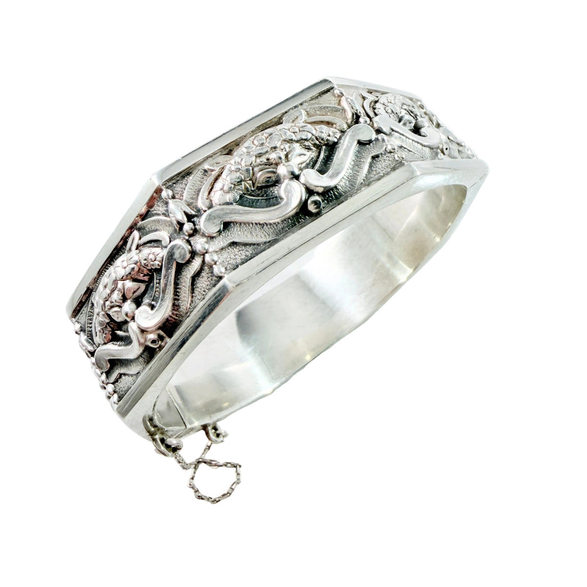 Porto, Portugal ca 1940-50s. Vintage 833 Silver Hinged Bangle Bracelet.