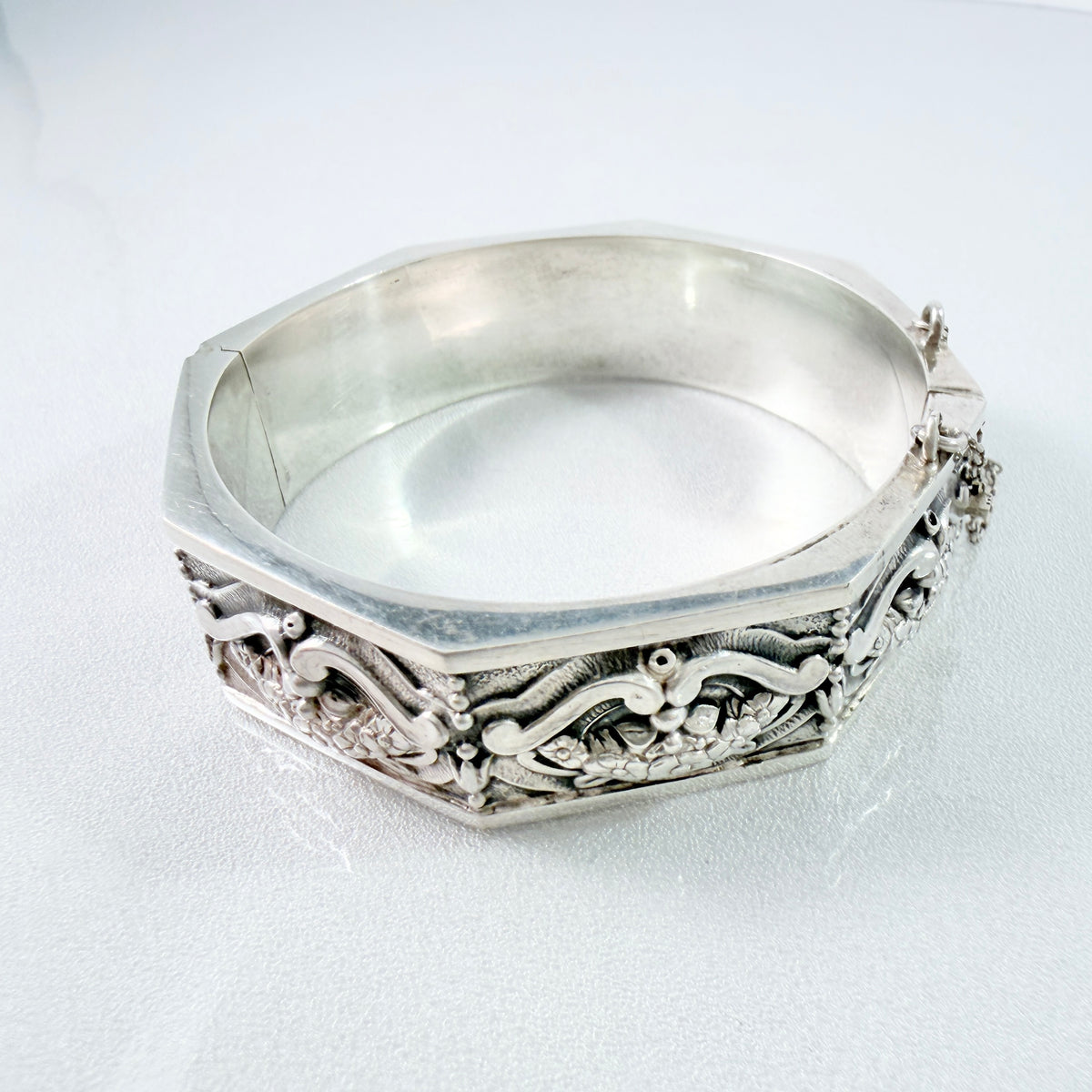 Porto, Portugal ca 1940-50s. Vintage 833 Silver Hinged Bangle Bracelet.