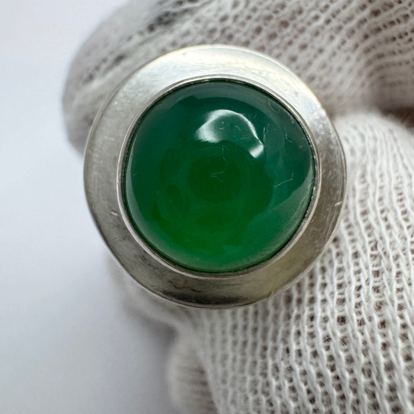 GUSSI, Sweden 1956. Vintage Sterling Silver Chrysoprase Ring.