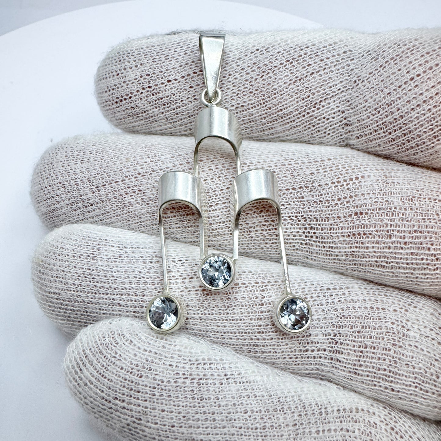 A/K, Finland 1970-80s. Vintage Sterling Silver Synthetic Spinel Pendant.