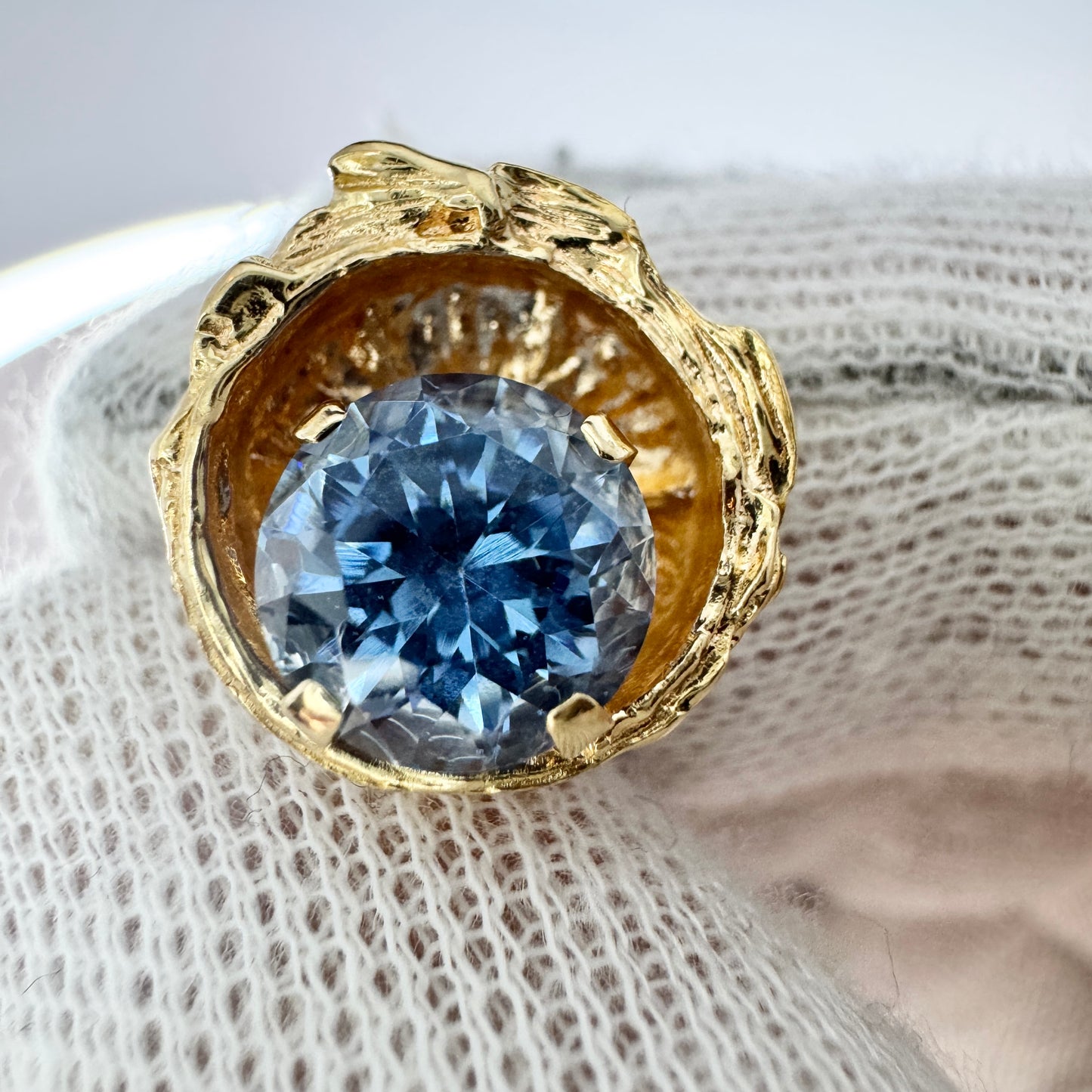 Bengt Hallberg, Sweden 1970. Vintage 18k Gold Blue Spinel Ring.