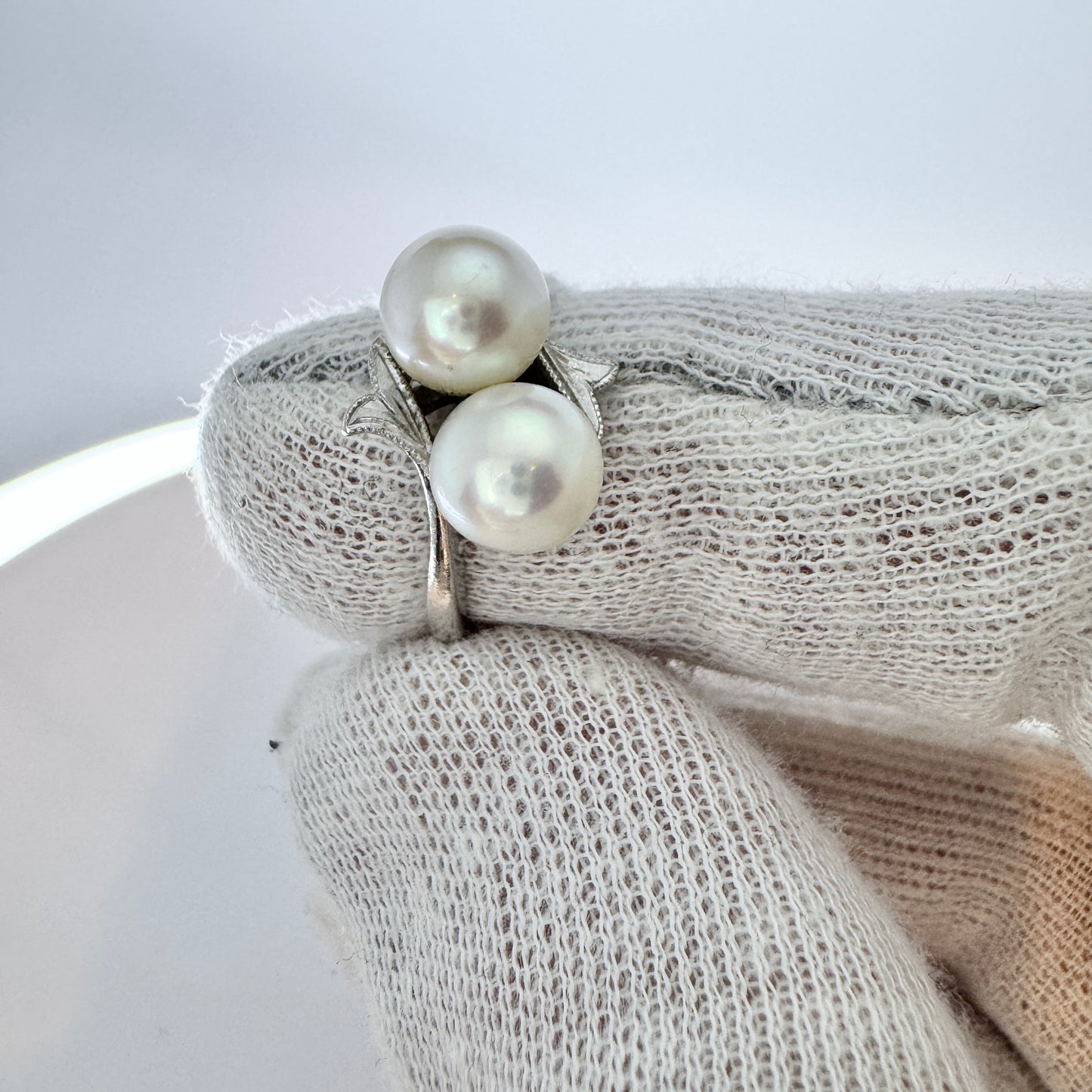 Mikimoto, Japan. Vintage 14k Gold Pearl Bypass Ring.