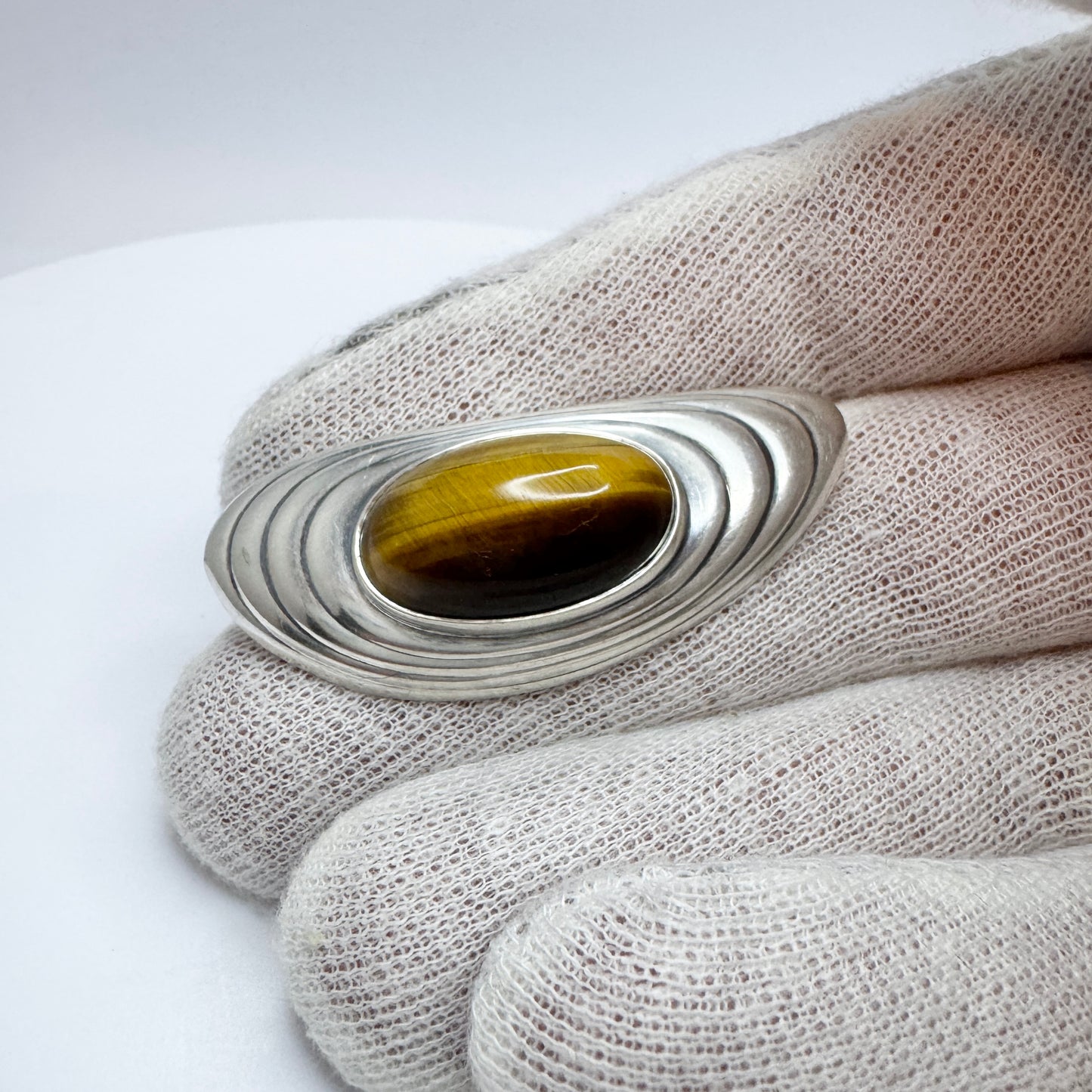 Elis Kauppi, Kupittaan Kulta. Finland 1960. Vintage Solid Silver Tiger's Eye Brooch