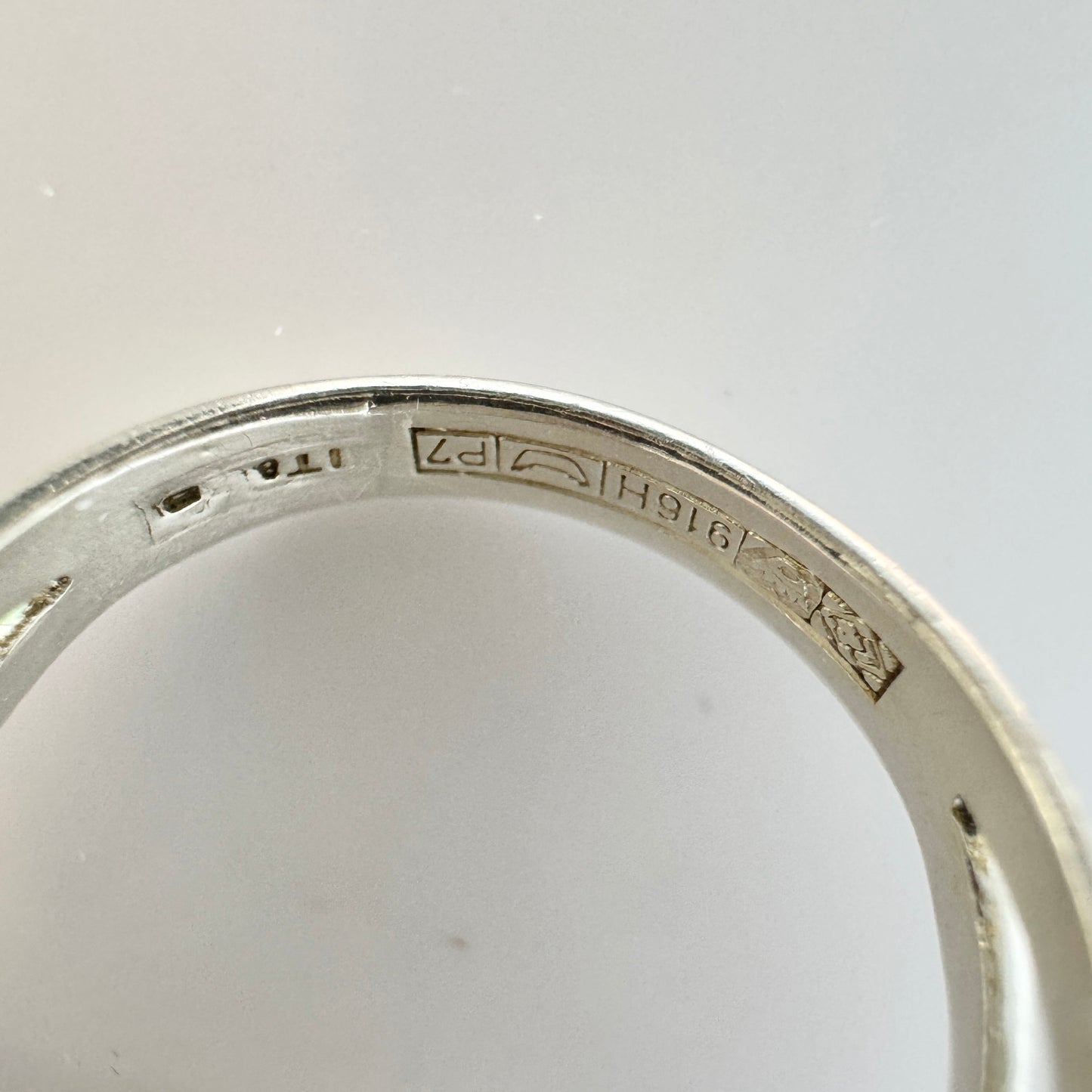 Erik Granit, Finland 1968. Vintage Solid Silver Spectrolite Ring.