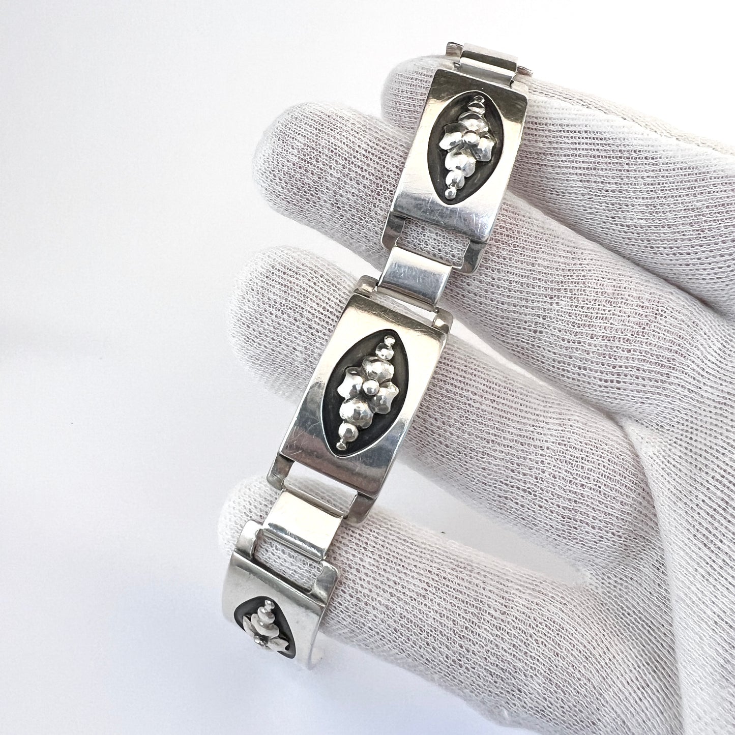 Georg Jensen Inc USA 1940s Sterling Silver Bracelet. Design no 407.