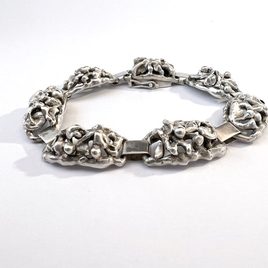 Aage Weimar, Copenhagen Denmark 1940-50s Solid Silver Bracelet.