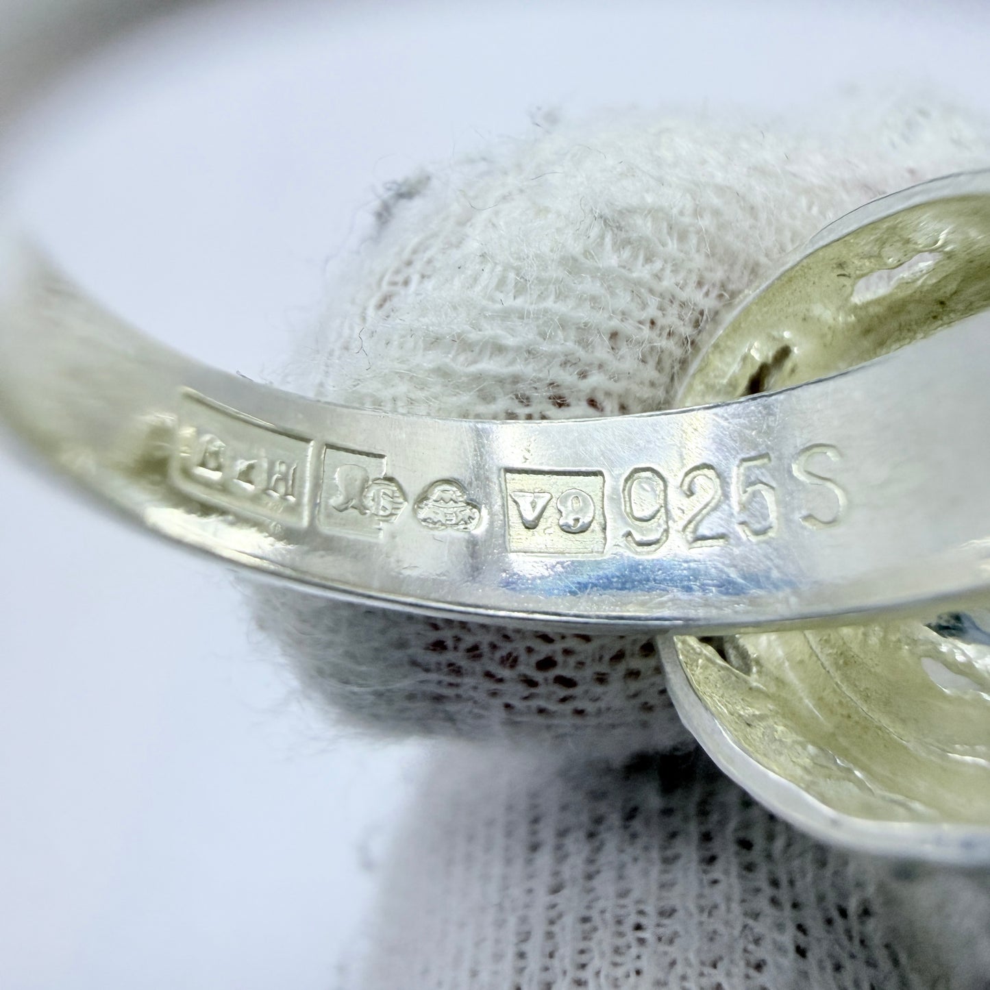 Bengt Hallberg, Sweden 1971. Vintage Sterling Silver Synthetic Spinel Ring.