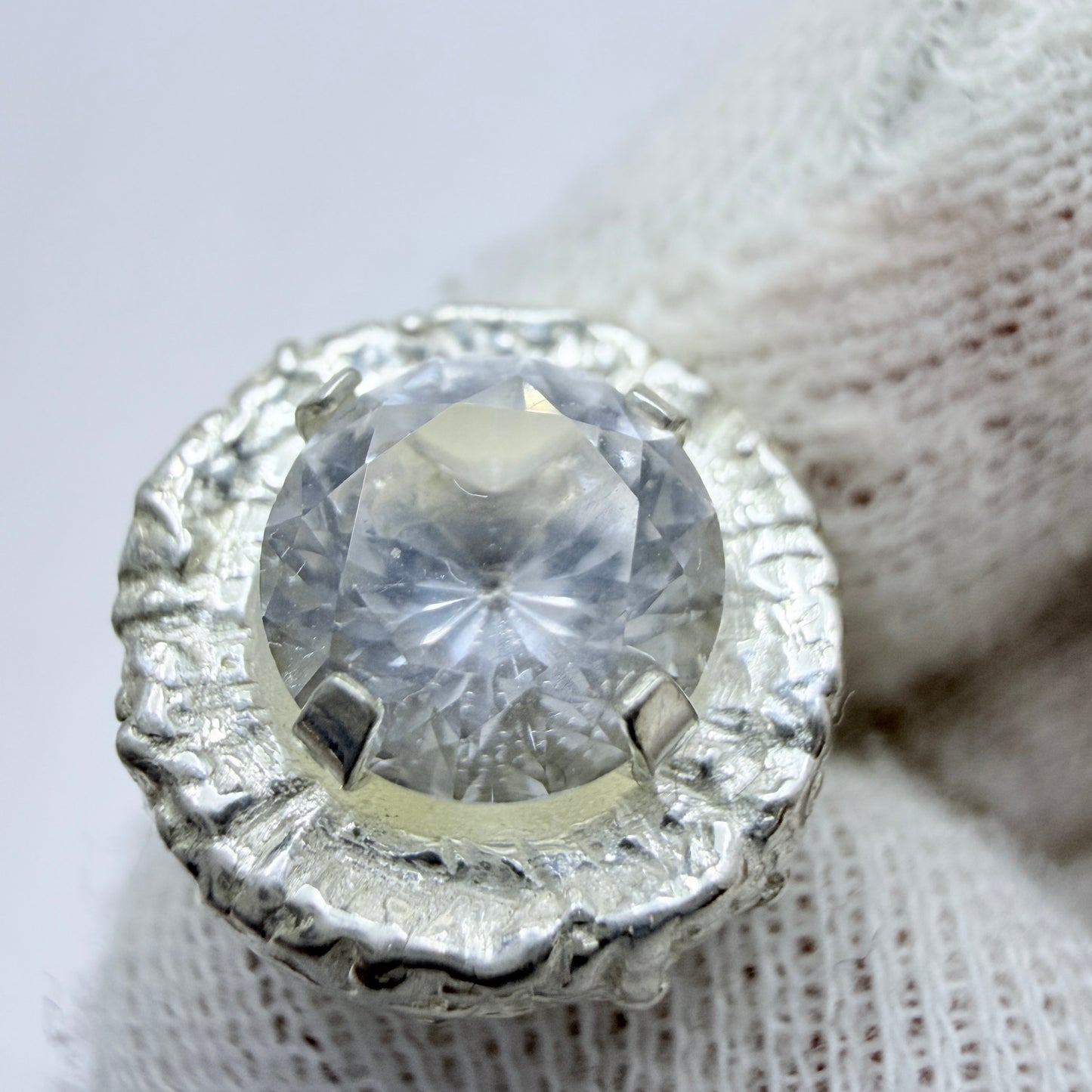 Bengt Hallberg, Sweden 1971. Vintage Sterling Silver Synthetic Spinel Ring.