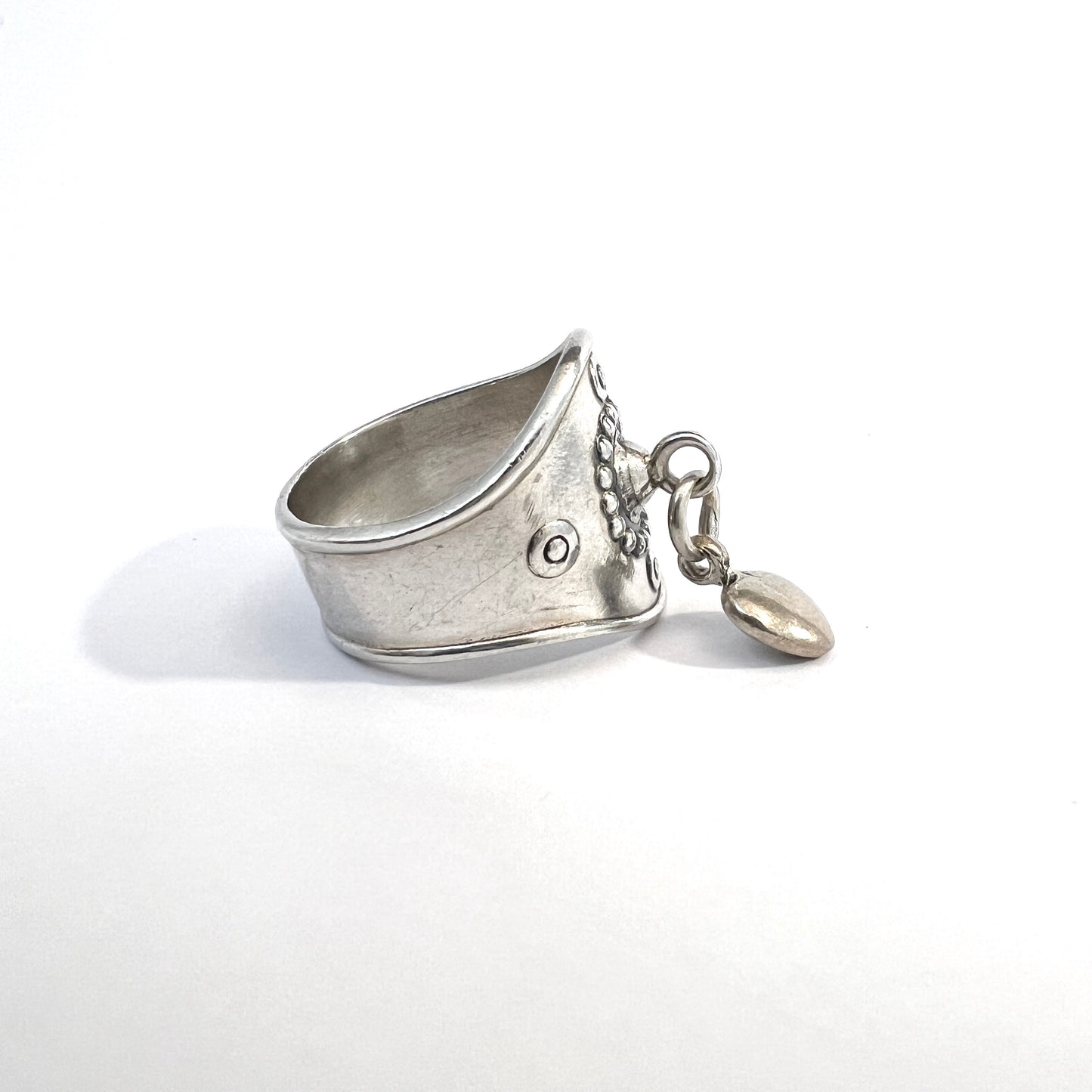 Kalevala Koru, Finland 1965. Vintage Sterling Silver Heart Charm Ring.