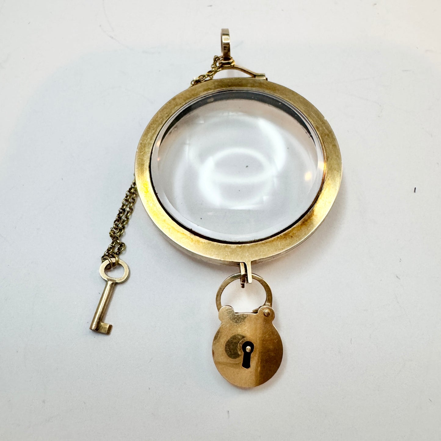 Antique Victorian c 14k Gold Glass Locket Pendant.